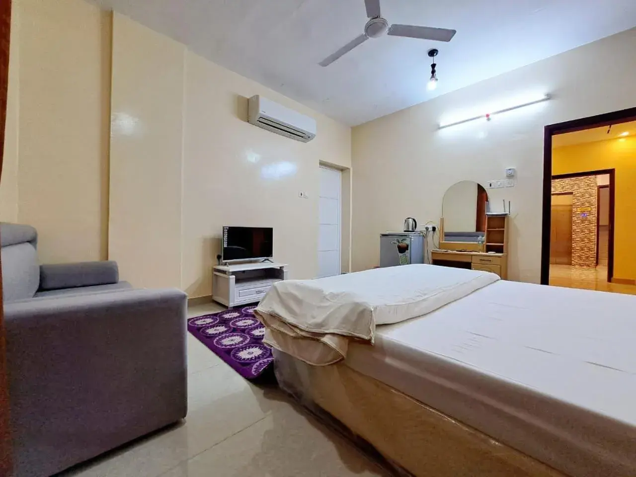 Budget Double Room in Luluat Al Afia Hotel Apartments Budget Double Room in Luluat Al Afia Hotel Apartments