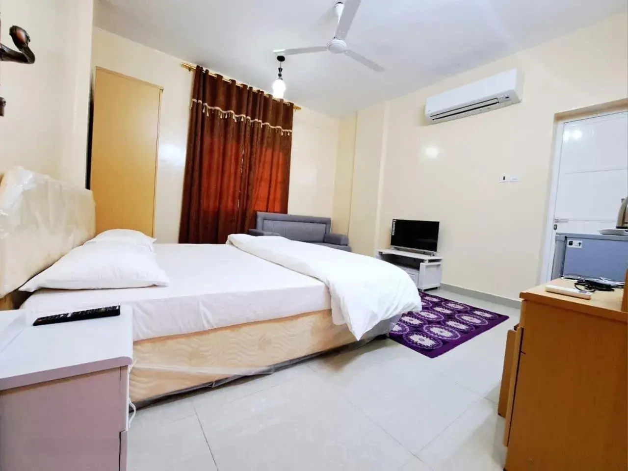 Budget Double Room in Luluat Al Afia Hotel Apartments Budget Double Room in Luluat Al Afia Hotel Apartments