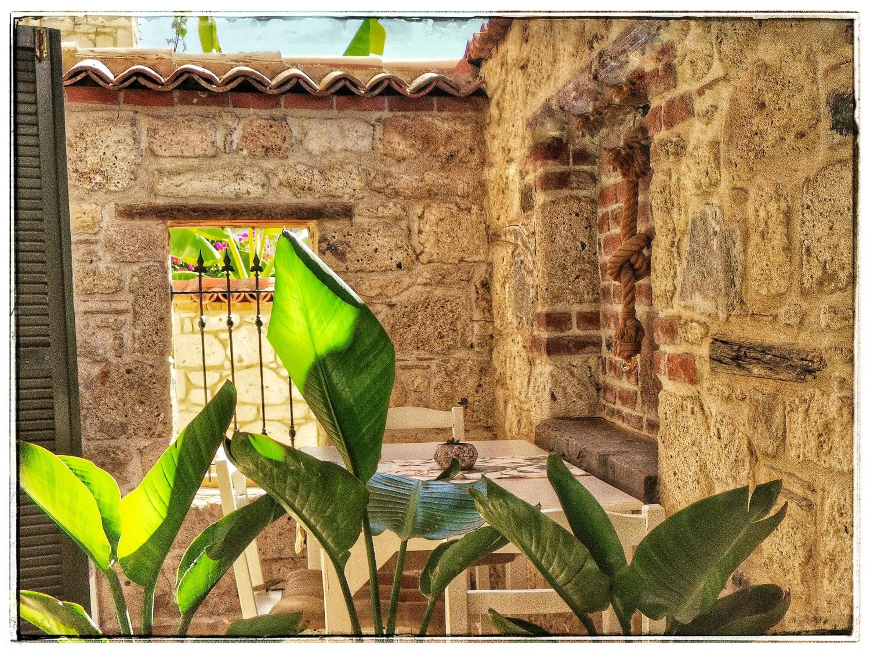 Inner courtyard view in Perla Rossa Alacati