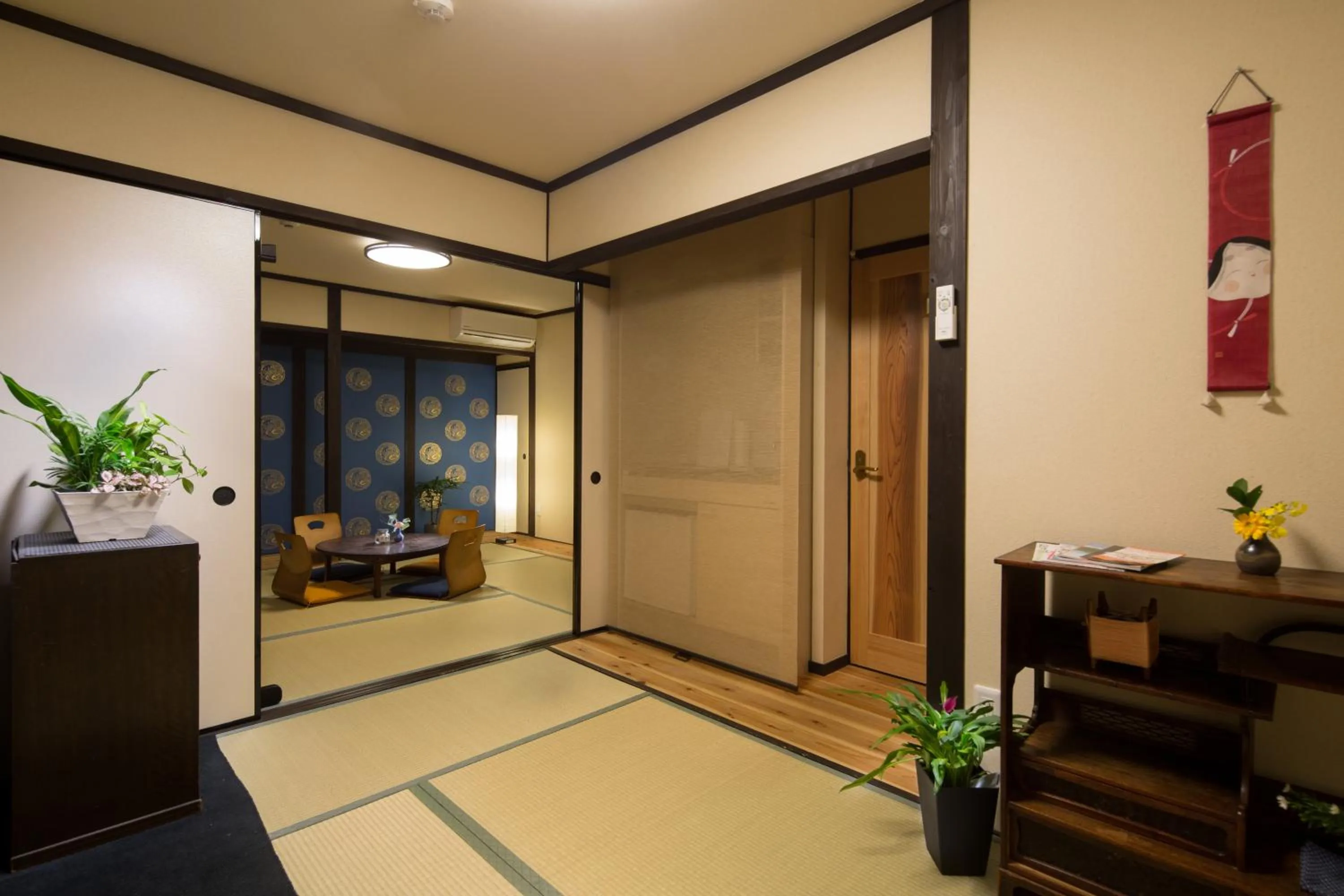 Photo of the whole room in Tsumugi Tofukuji Minamimon