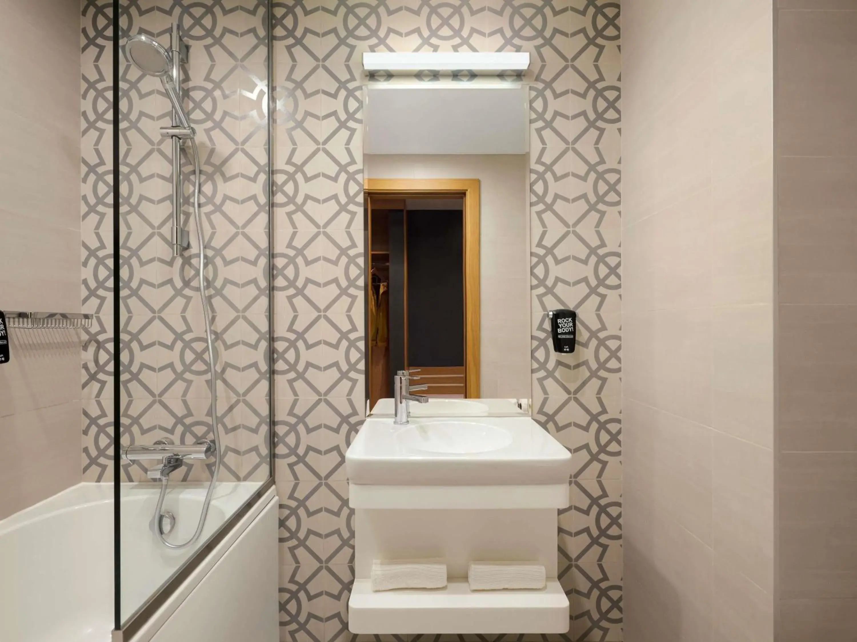 Bedroom in ibis Styles Manama Diplomatic Area Bedroom in ibis Styles Manama Diplomatic Area