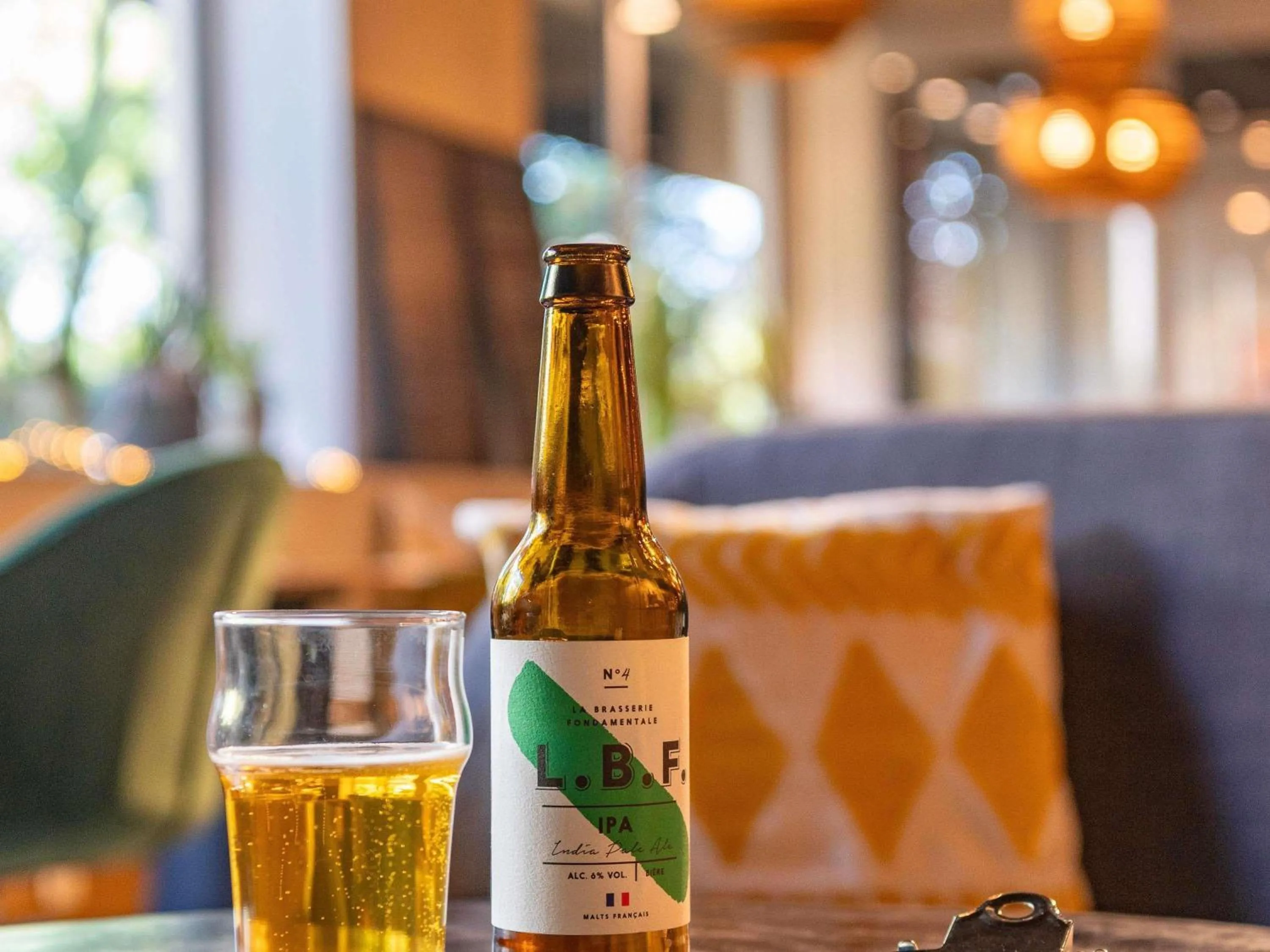 Lounge or bar in ibis Styles Paris 16 Boulogne