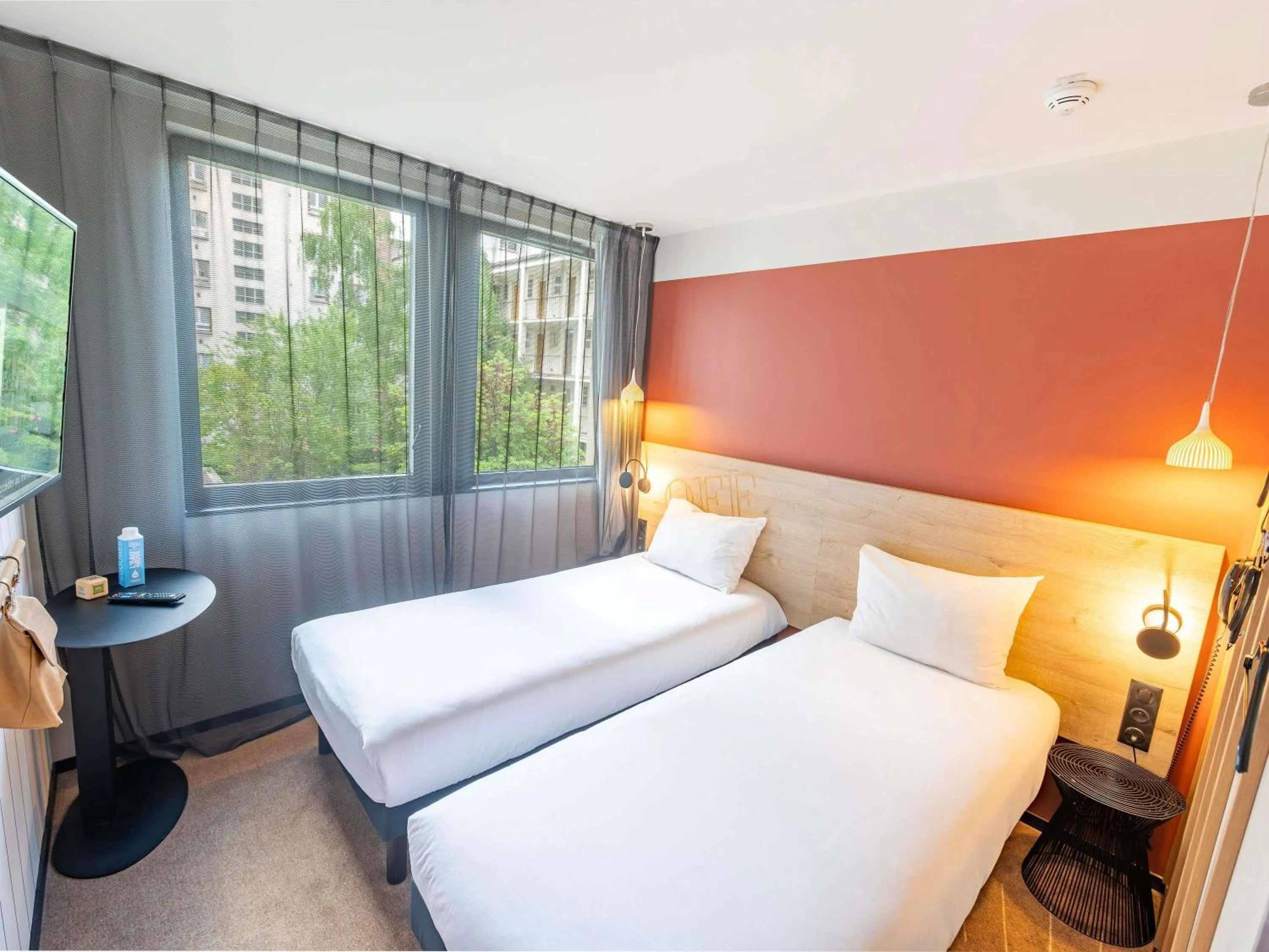 Bedroom, Bed in ibis Styles Paris 16 Boulogne