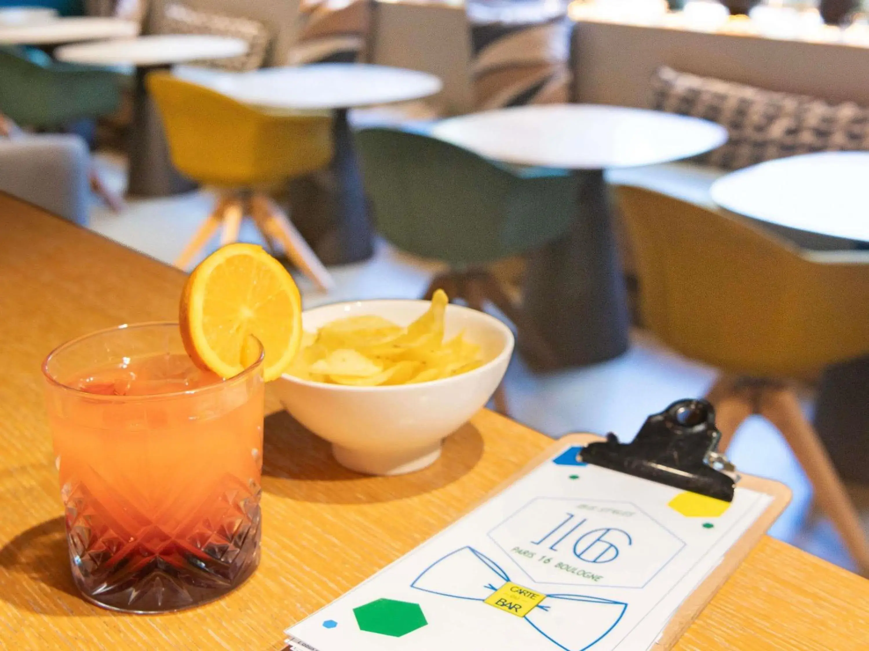 Lounge or bar in ibis Styles Paris 16 Boulogne Lounge or bar in ibis Styles Paris 16 Boulogne