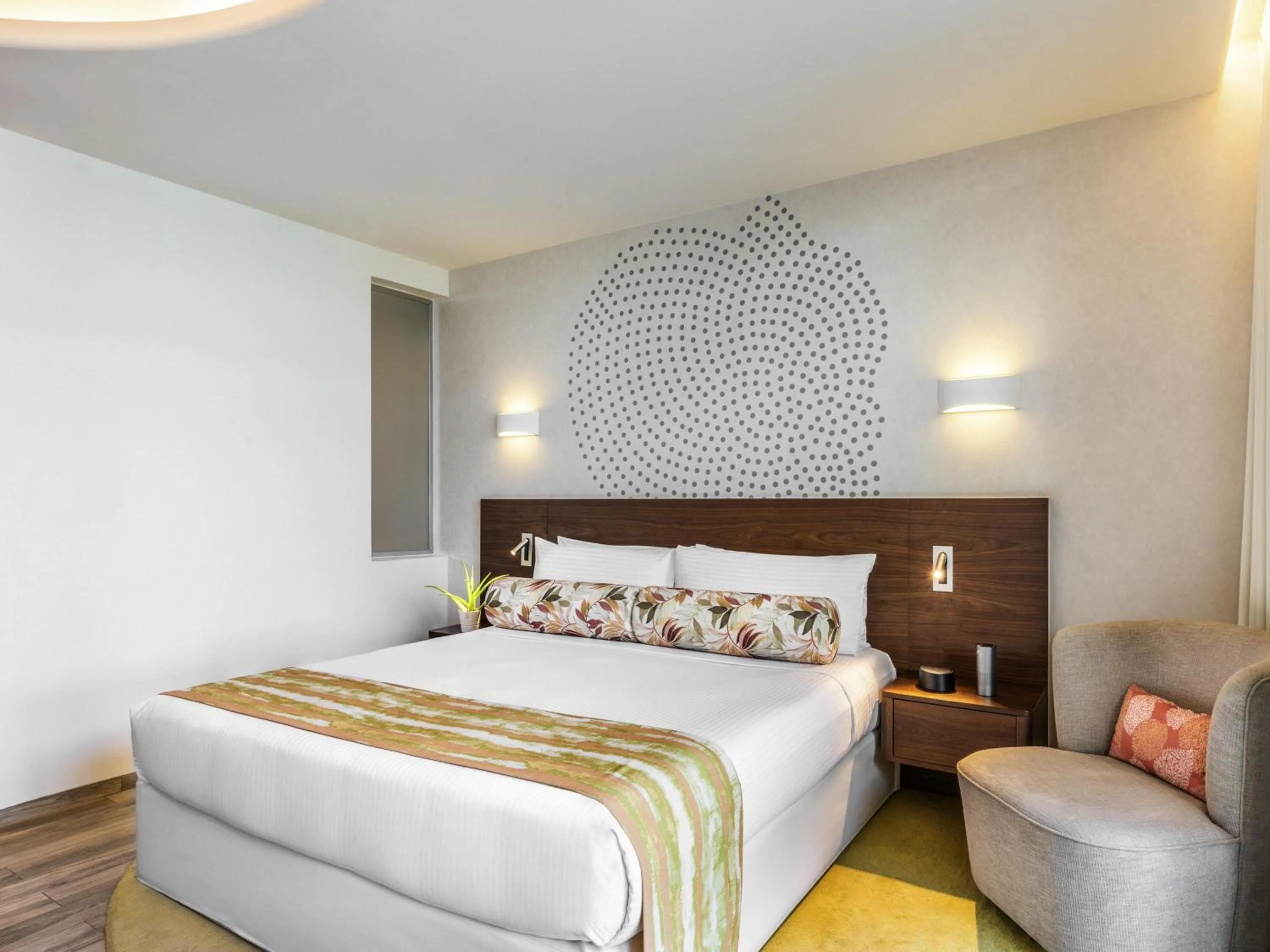 Bedroom, Bed in The Retreat Palm Dubai MGallery by Sofitel