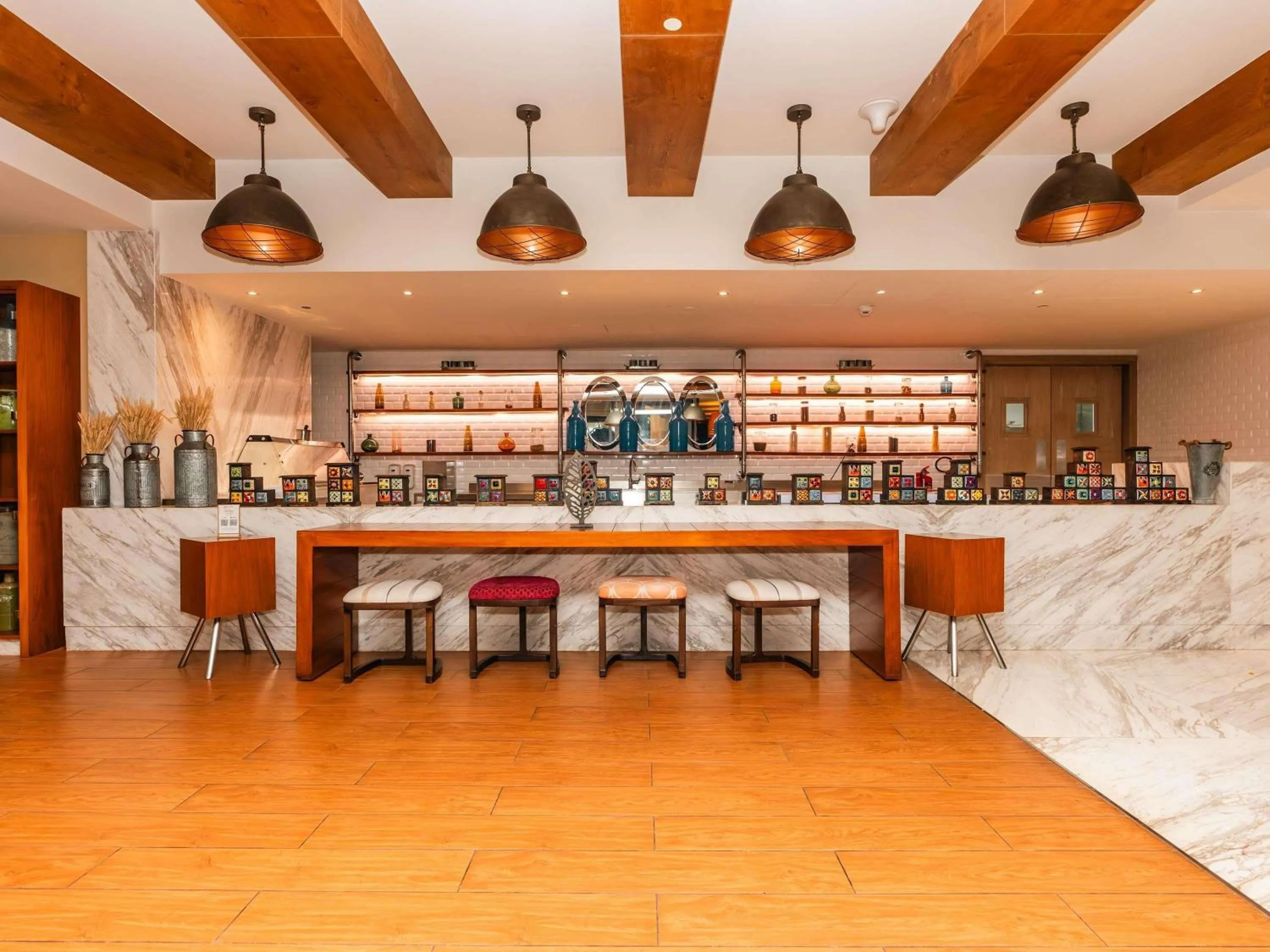 Restaurant/places to eat in The Retreat Palm Dubai MGallery by Sofitel