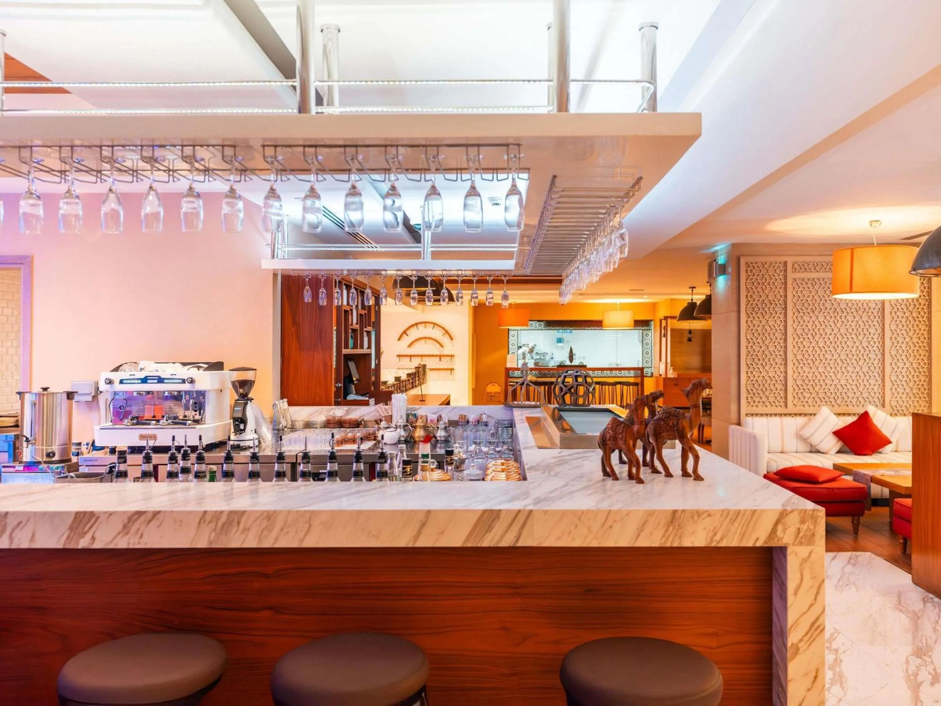 Restaurant/places to eat in The Retreat Palm Dubai MGallery by Sofitel