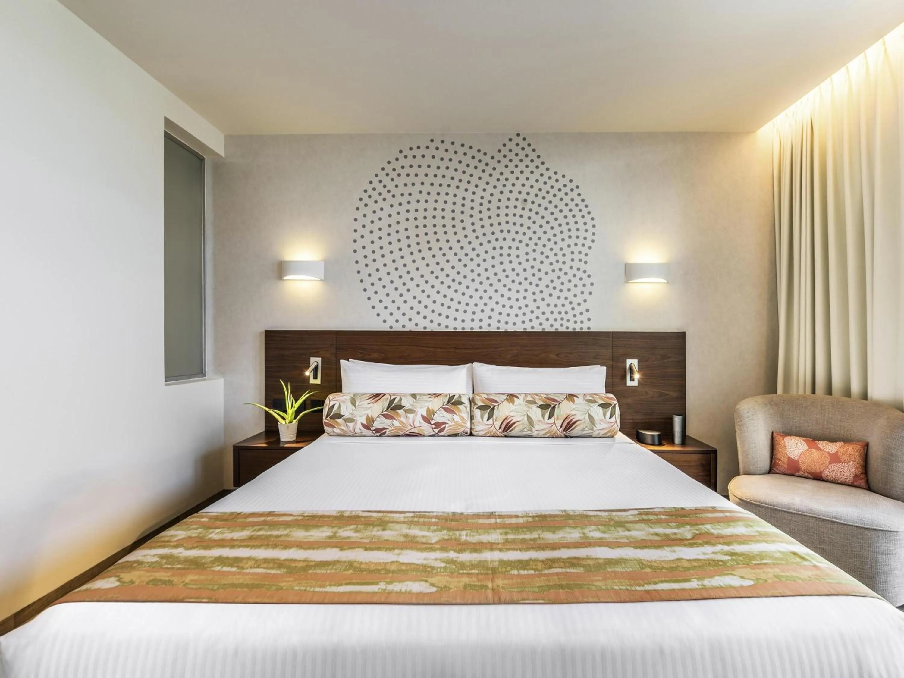 Bedroom, Bed in The Retreat Palm Dubai MGallery by Sofitel