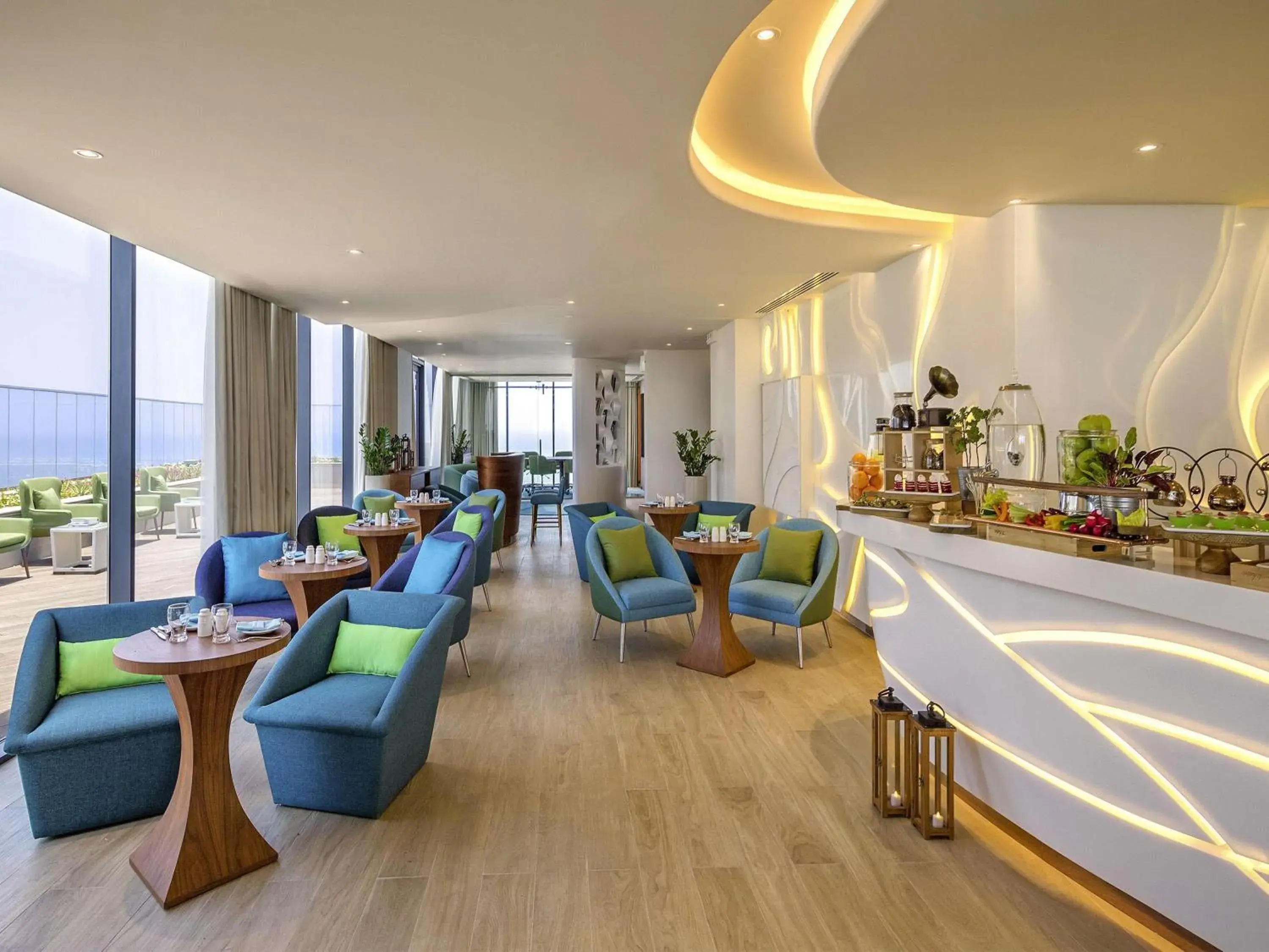 Bedroom in The Retreat Palm Dubai MGallery by Sofitel Bedroom in The Retreat Palm Dubai MGallery by Sofitel