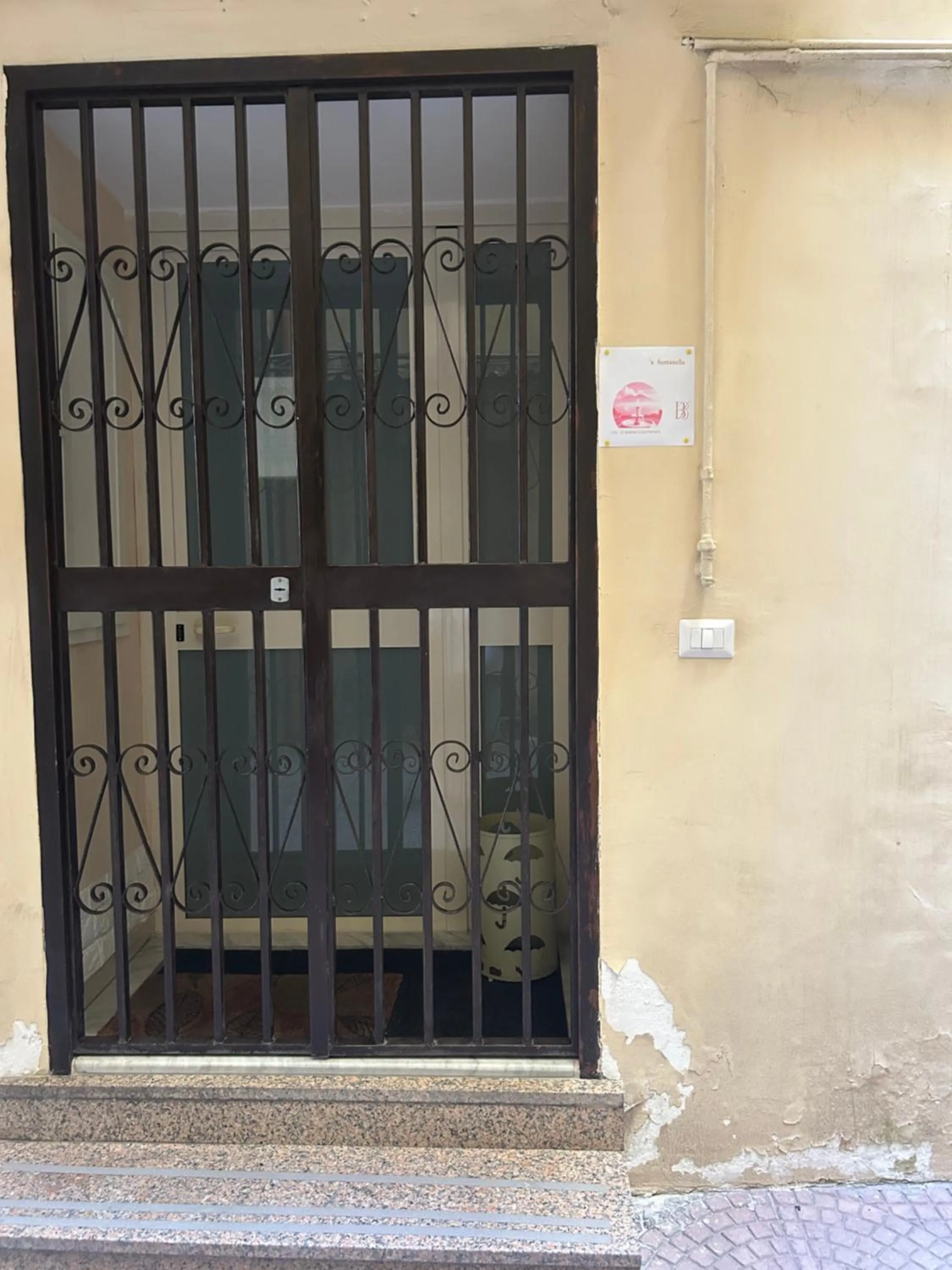 Facade/entrance in 'A Funtanella