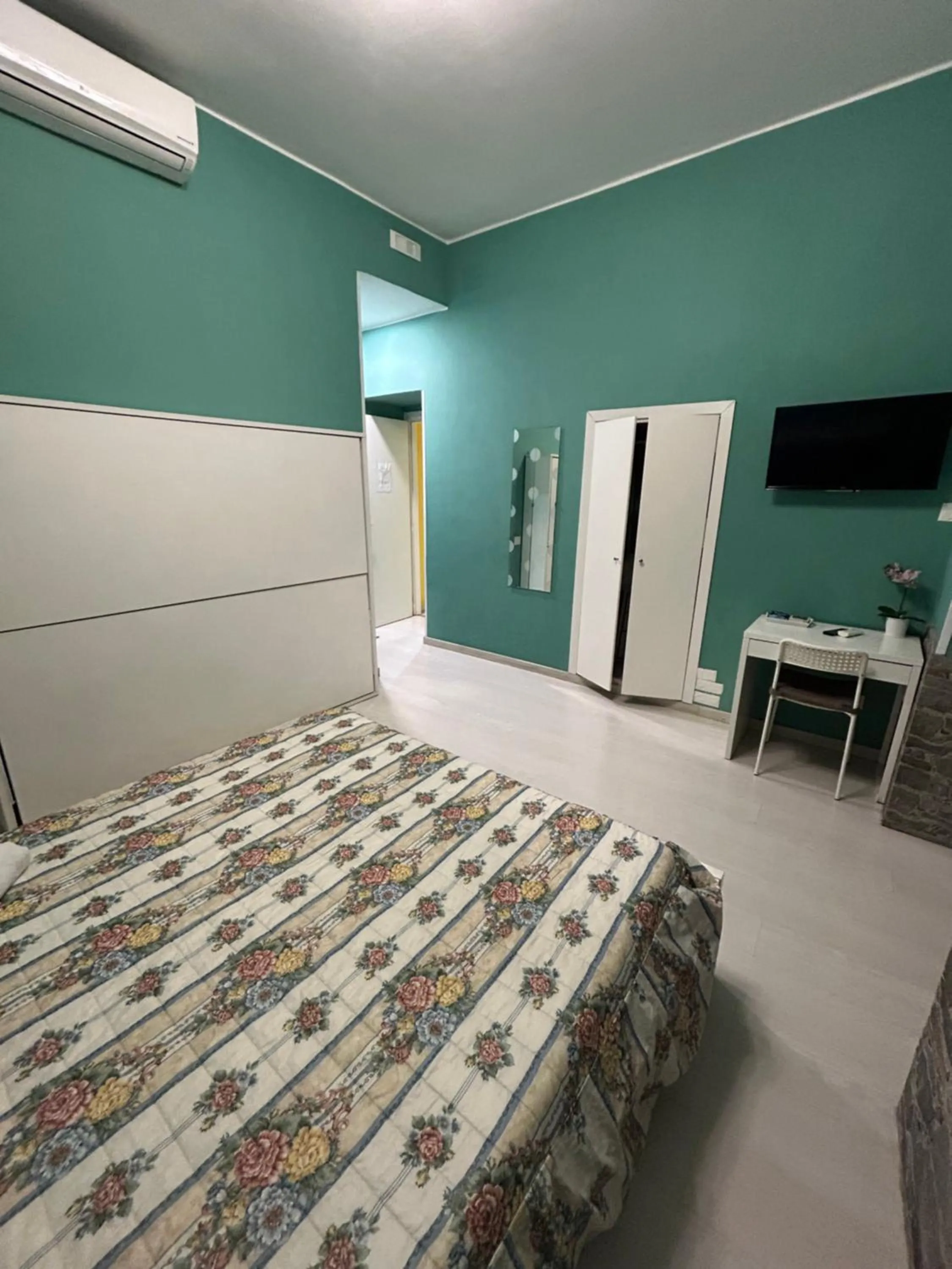 Bedroom, Bed in 'A Funtanella