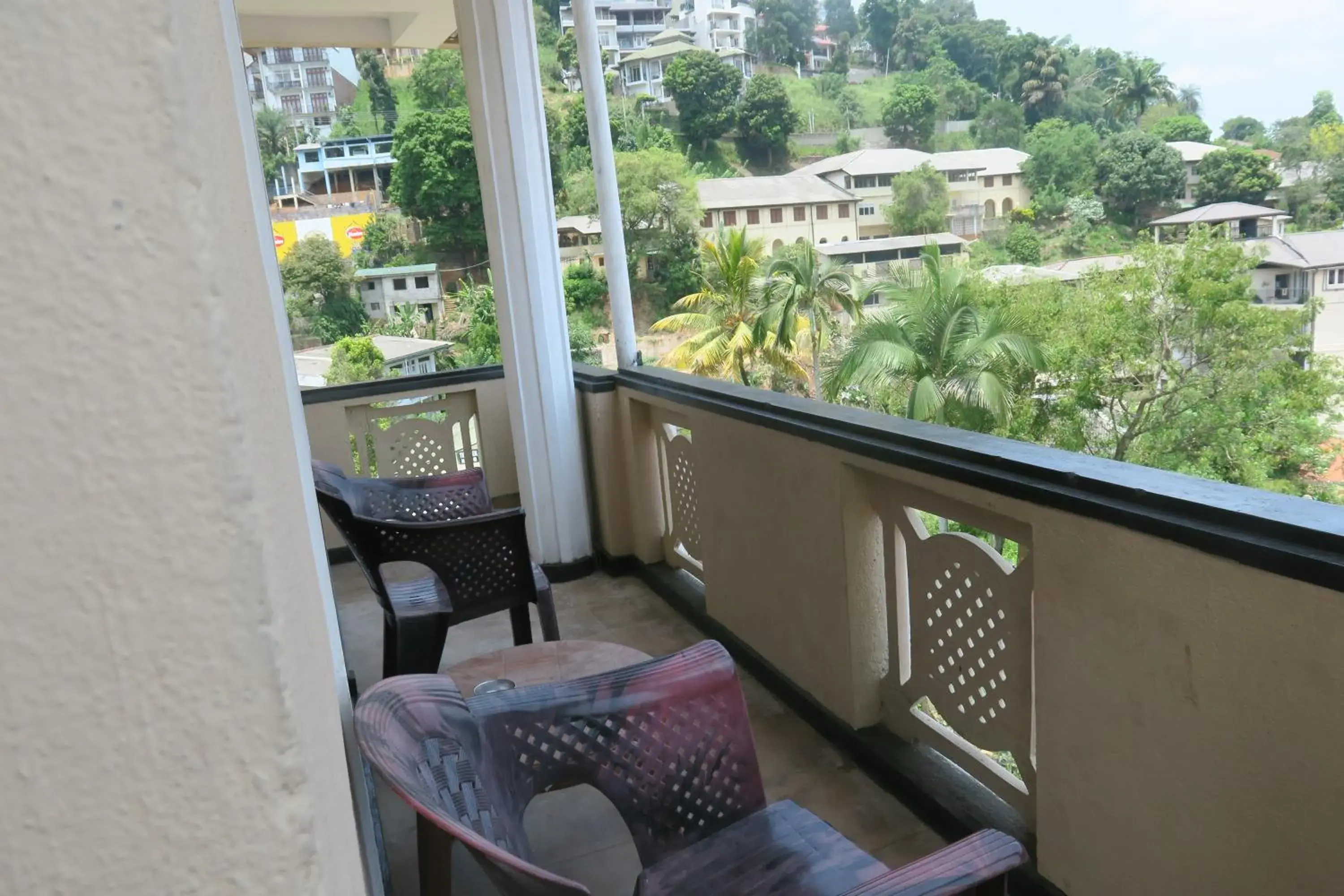 Deluxe Double Room with Balcony in Expeditor Kandy Deluxe Double Room with Balcony in Expeditor Kandy