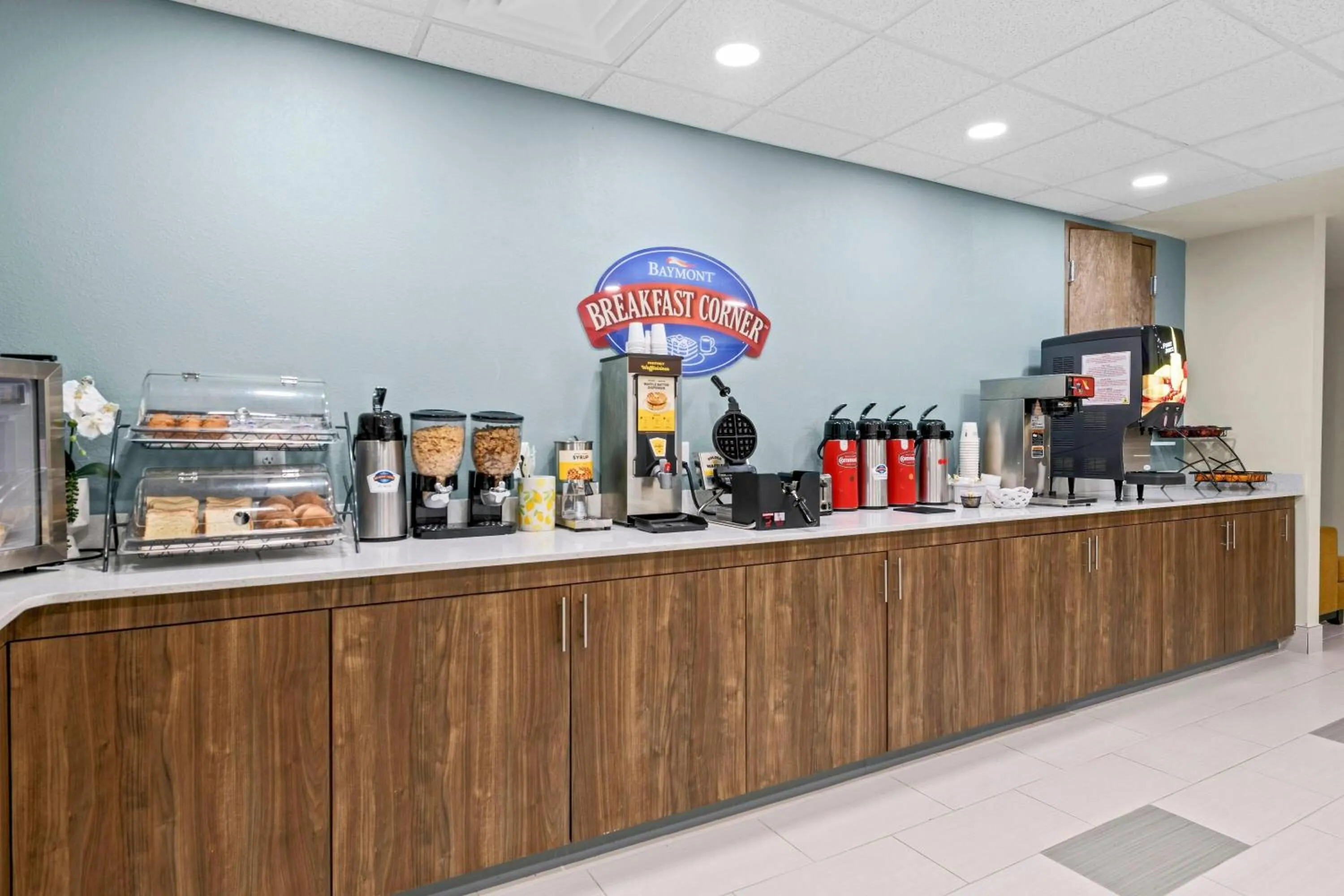 Restaurant/places to eat in Baymont by Wyndham Grovetown Augusta