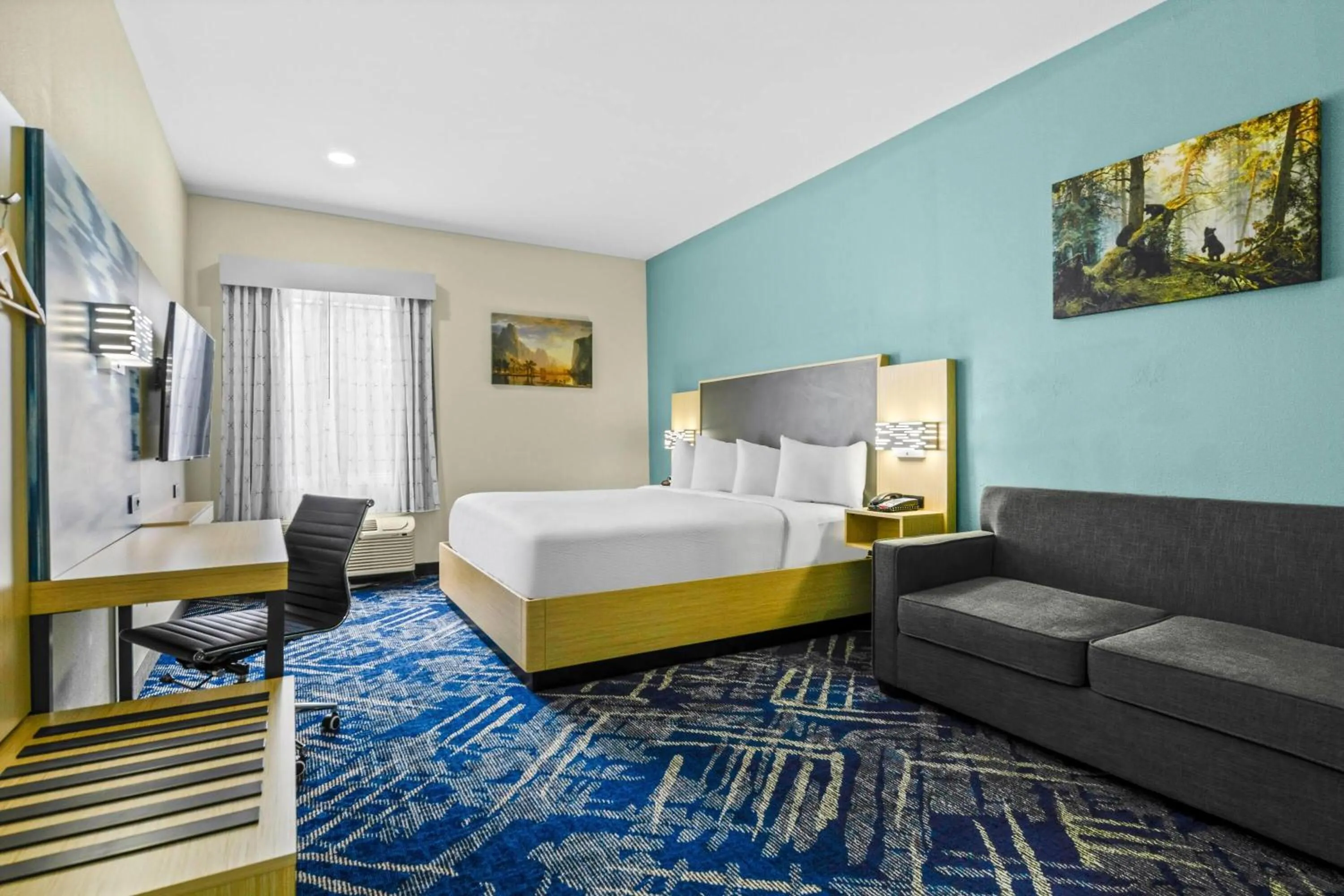 Photo of the whole room, Bed in Baymont by Wyndham Grovetown Augusta