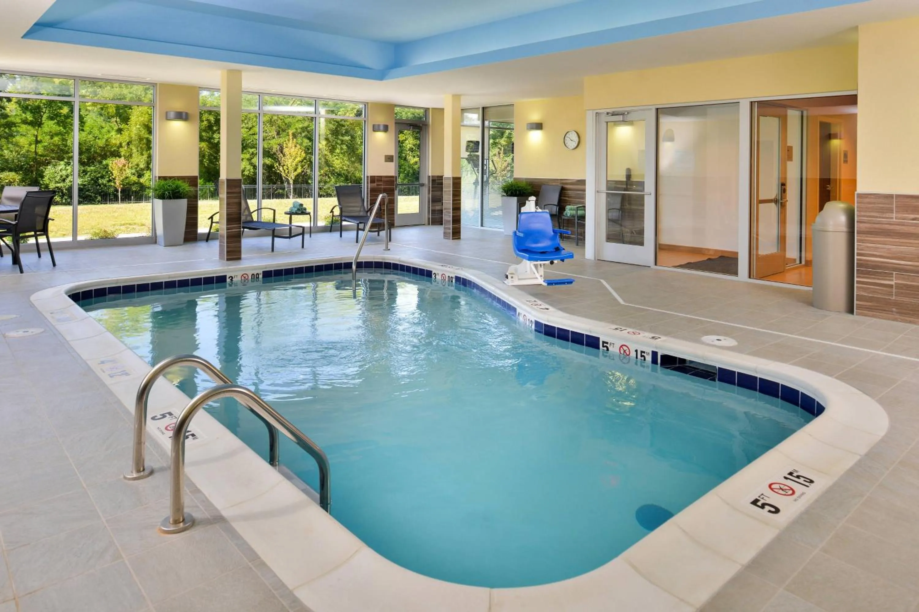Swimming pool in Fairfield Inn & Suites by Marriott St. Joseph