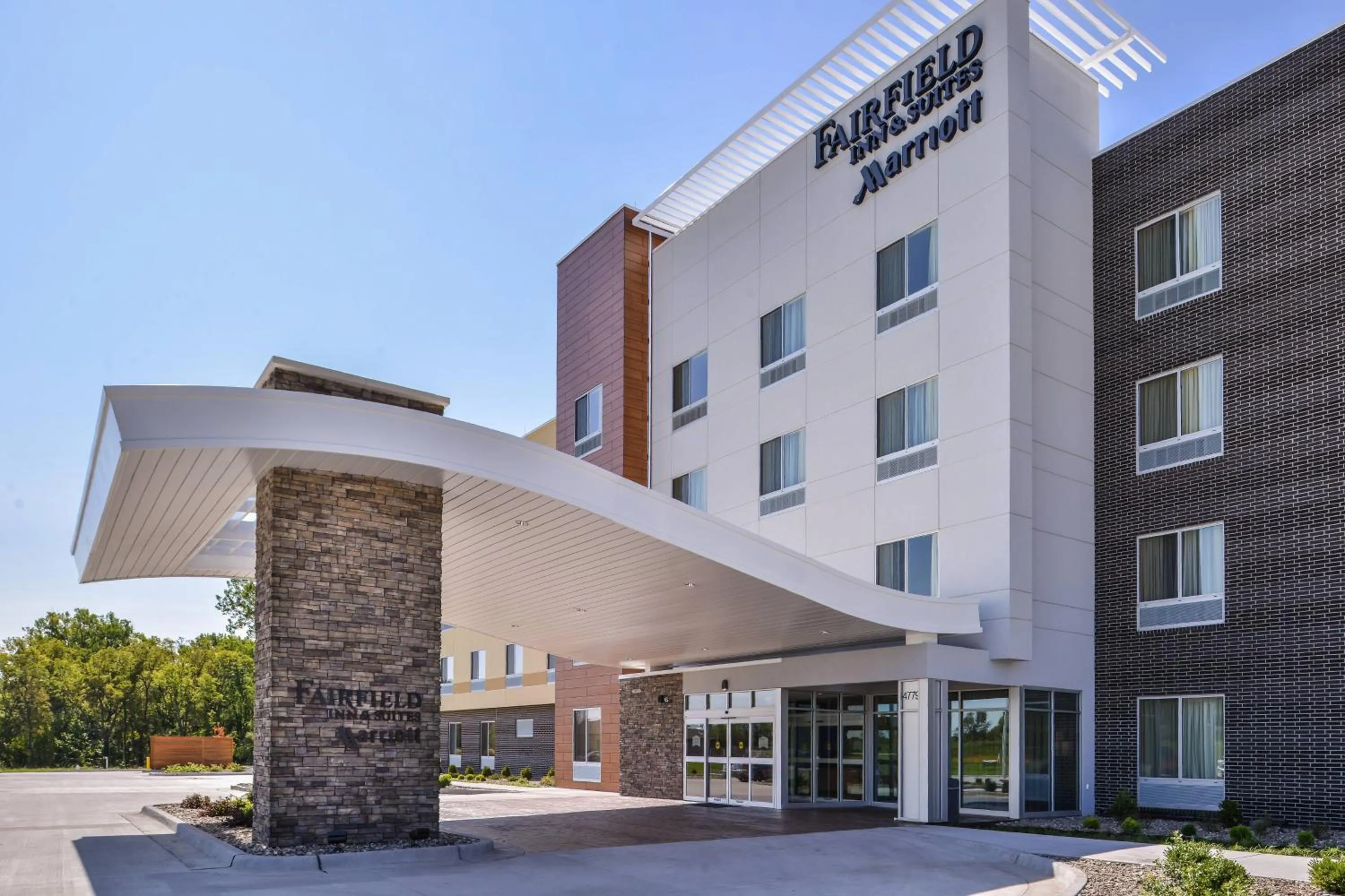 Property building in Fairfield Inn & Suites by Marriott St. Joseph