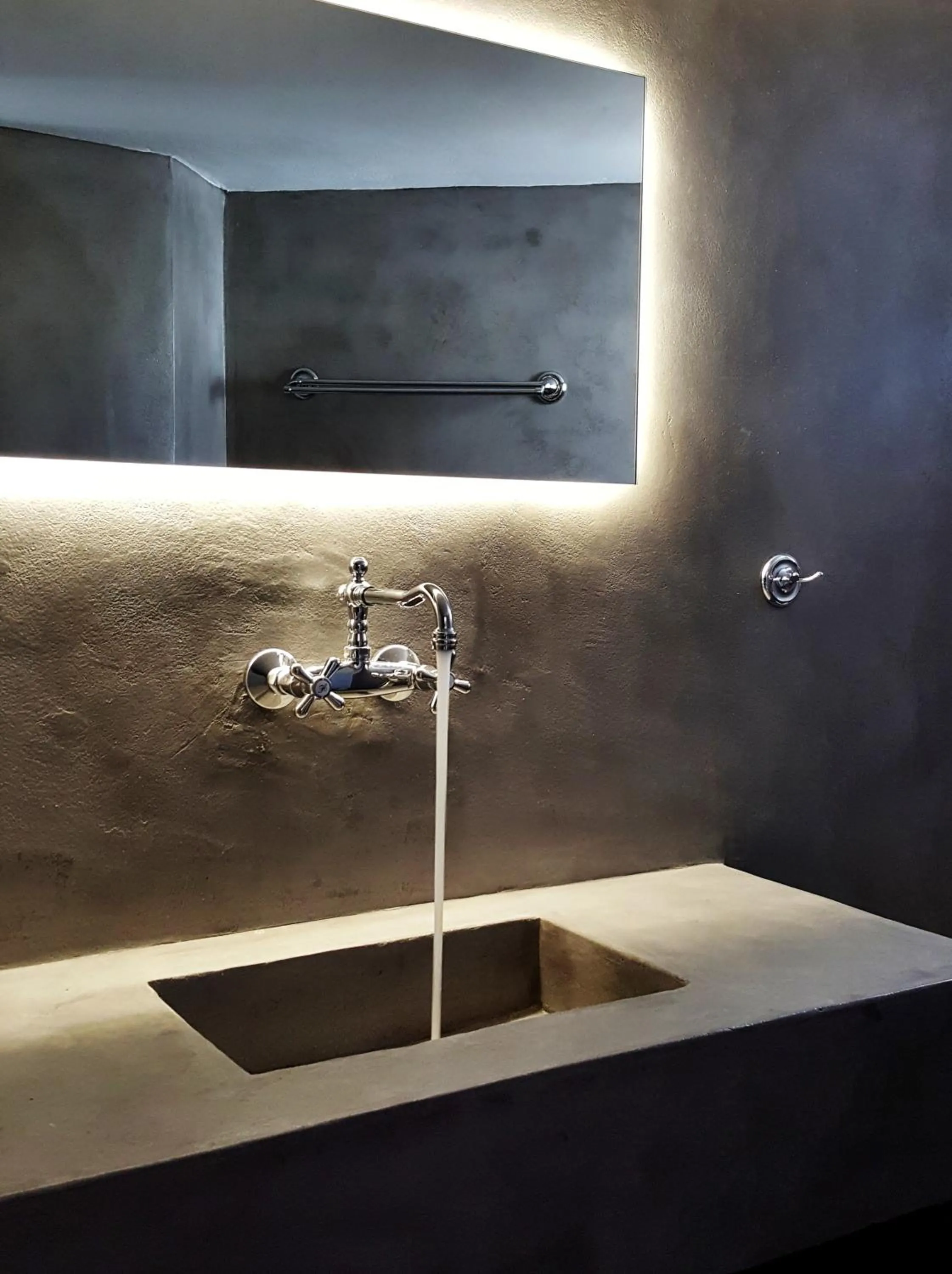 Bathroom in Avissalou Apartments