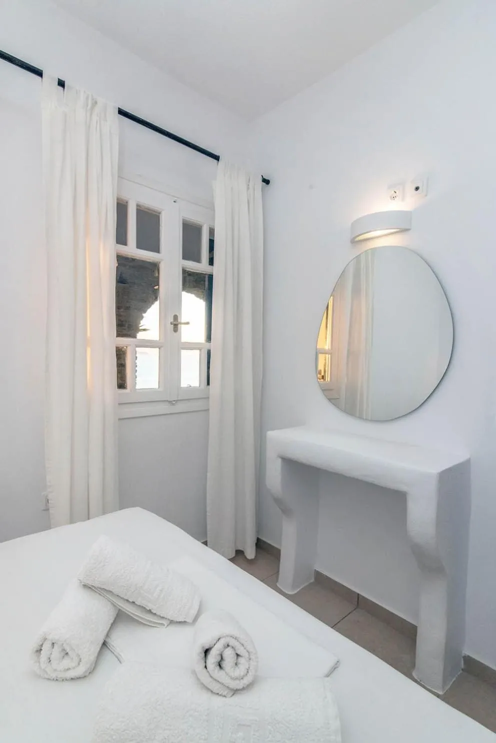 Bed in Avissalou Apartments