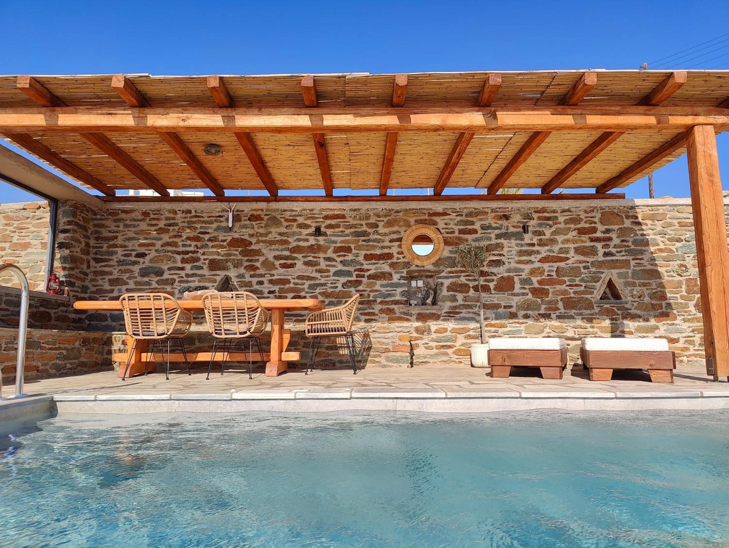 Pool view in Avissalou Apartments
