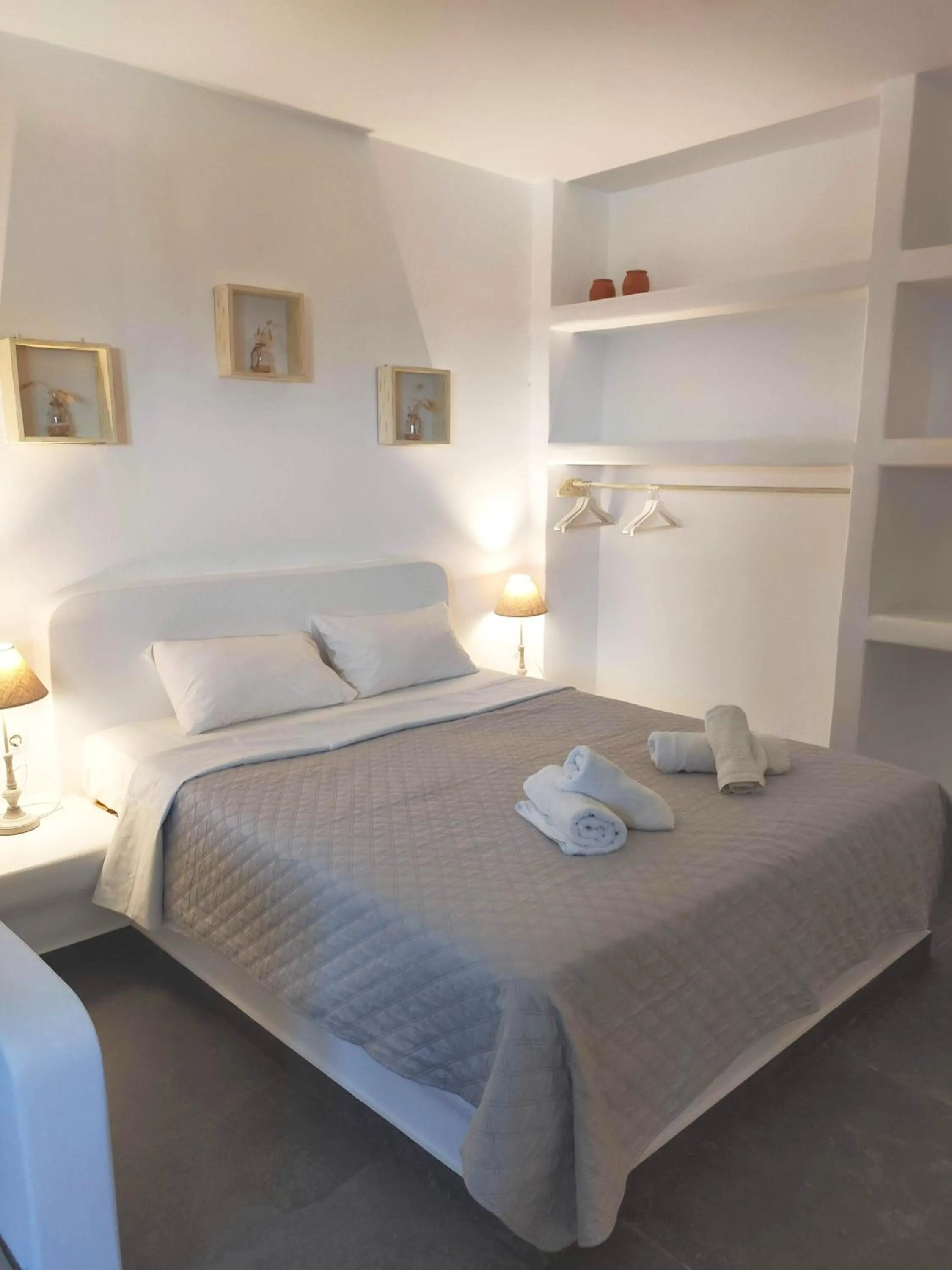 Bed in Avissalou Apartments