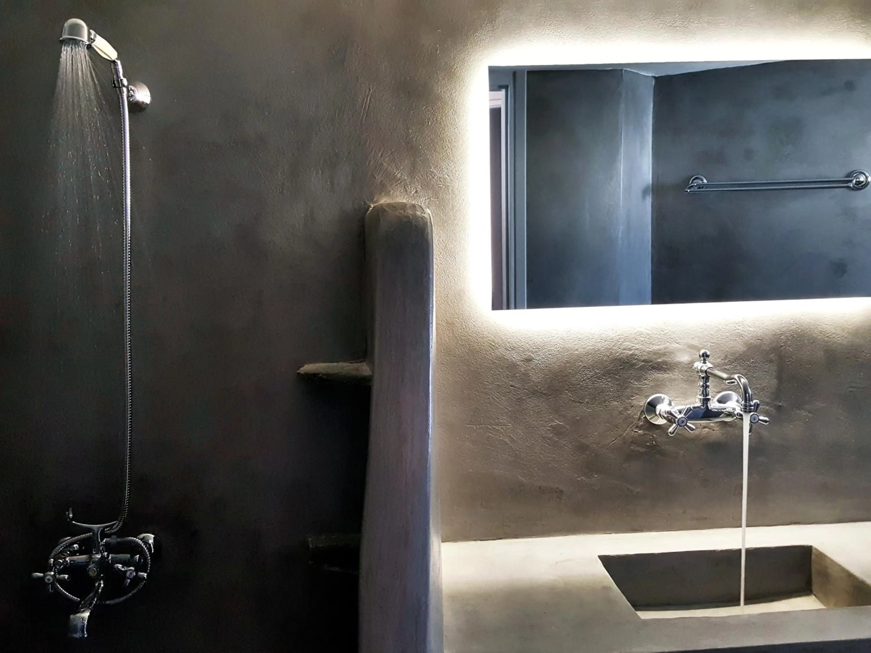 Bathroom in Avissalou Apartments