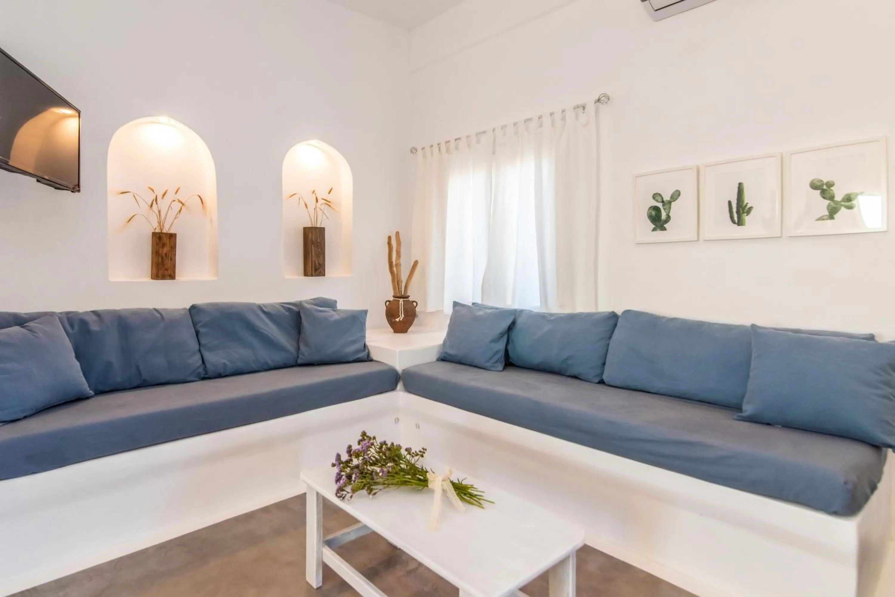 Living room in Avissalou Apartments