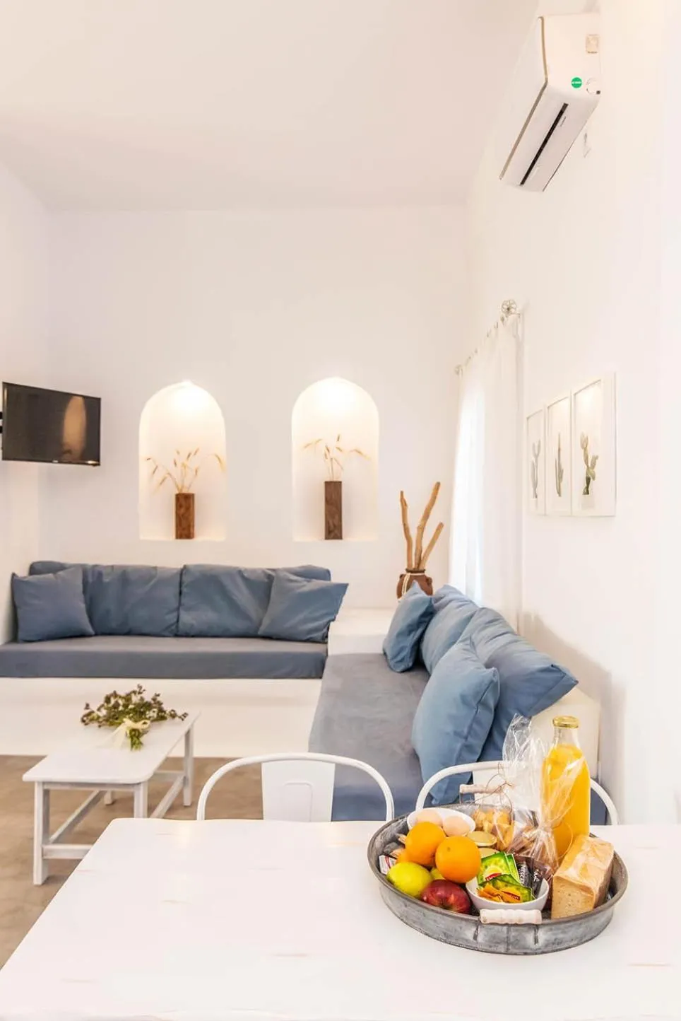 Living room in Avissalou Apartments