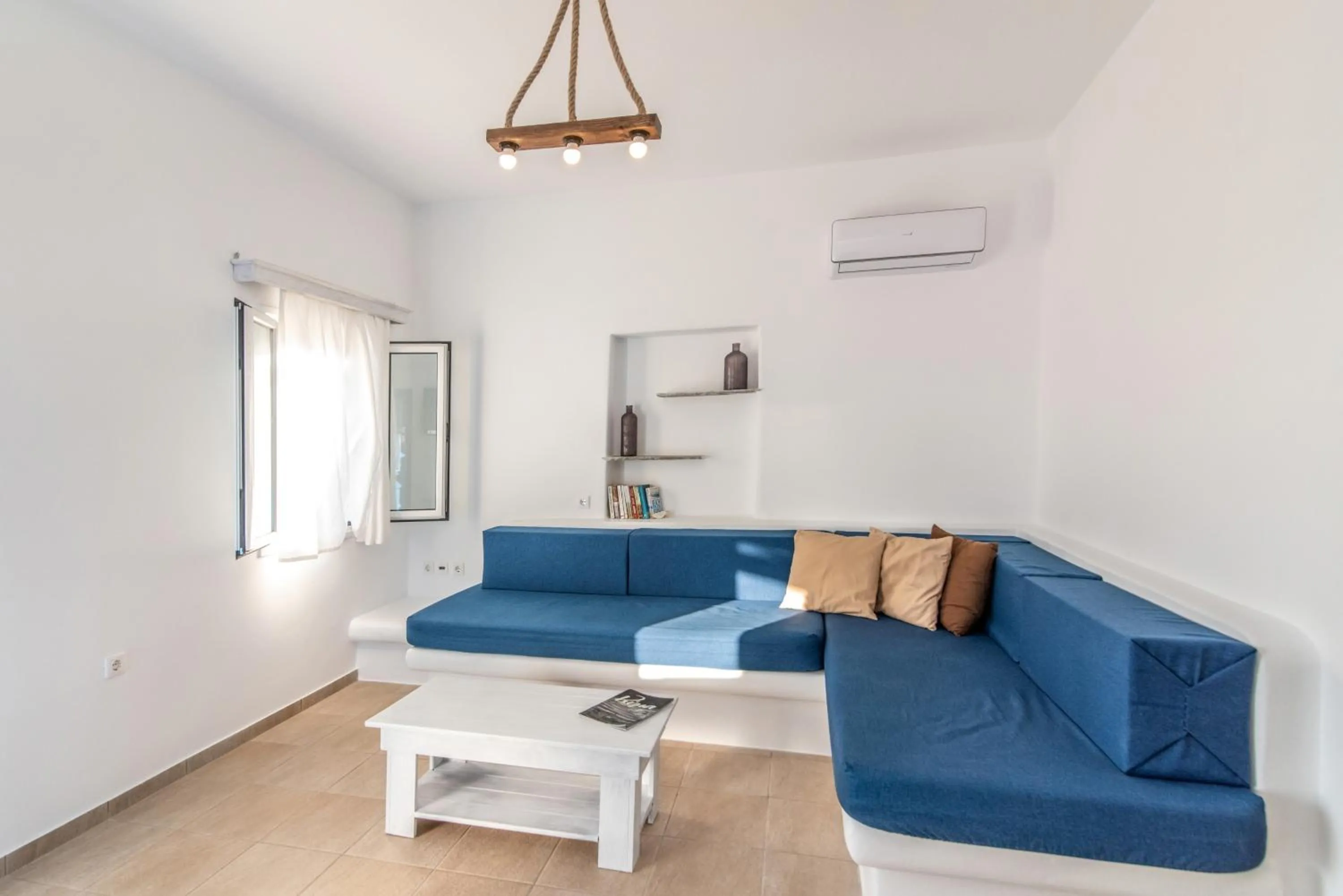 Seating area in Avissalou Apartments