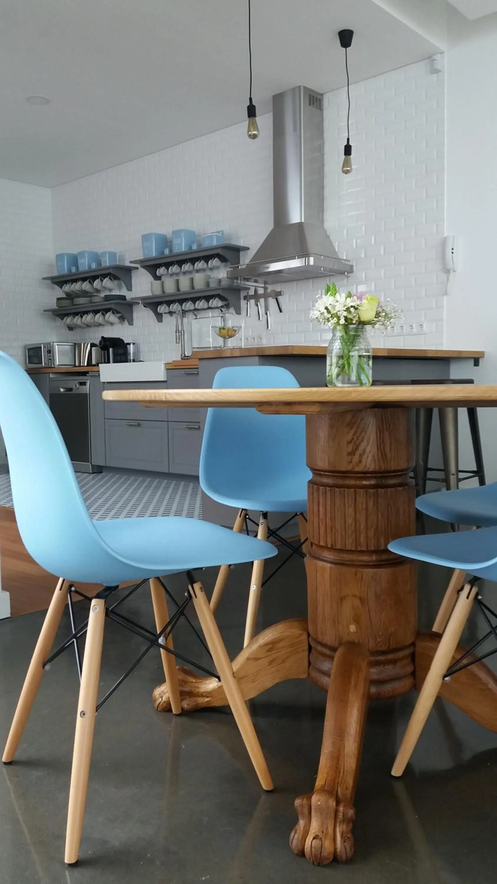 Communal lounge/ TV room in My Angra Charming House