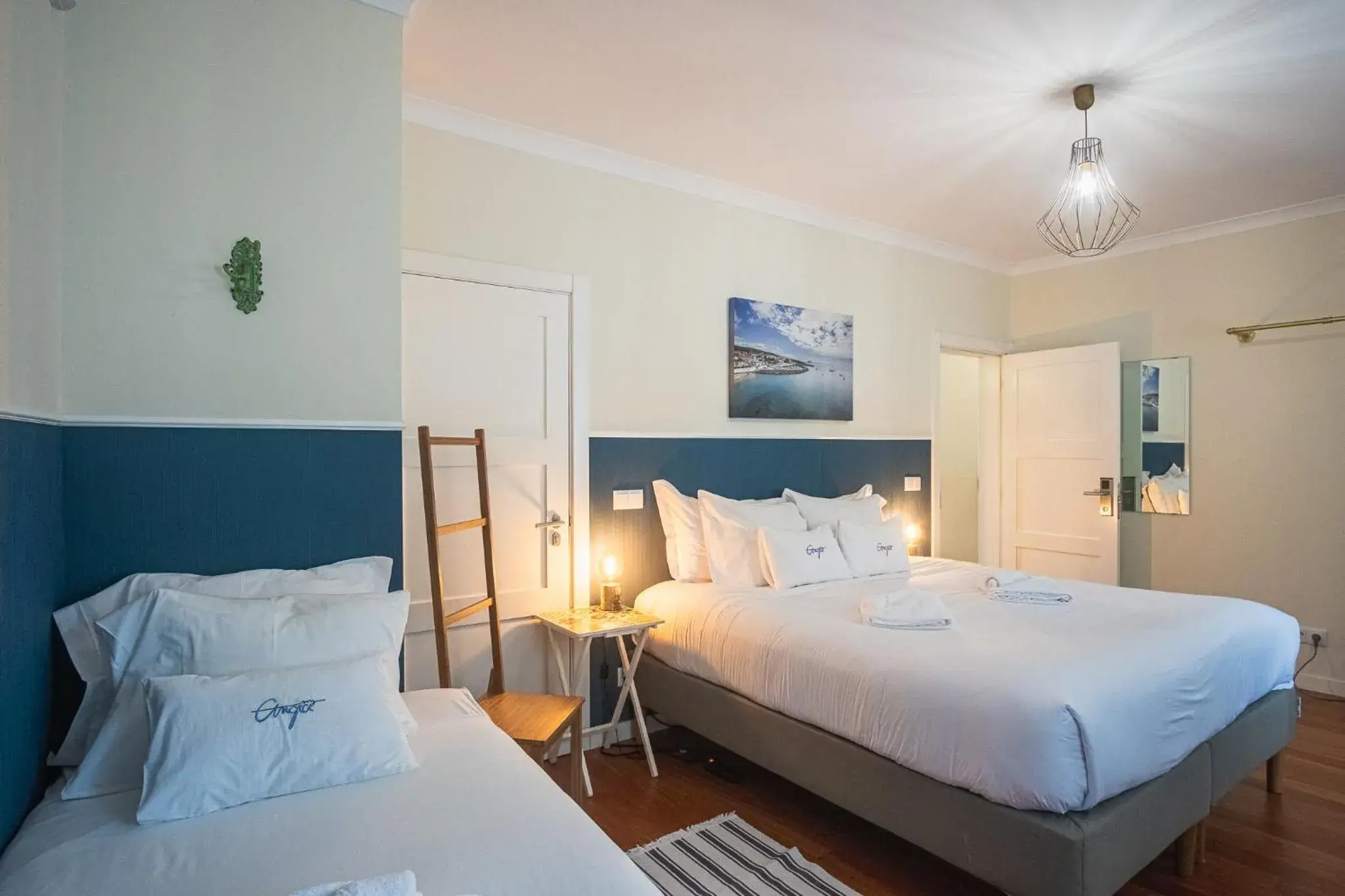 Triple Room - single occupancy in My Angra Charming House Triple Room - single occupancy in My Angra Charming House