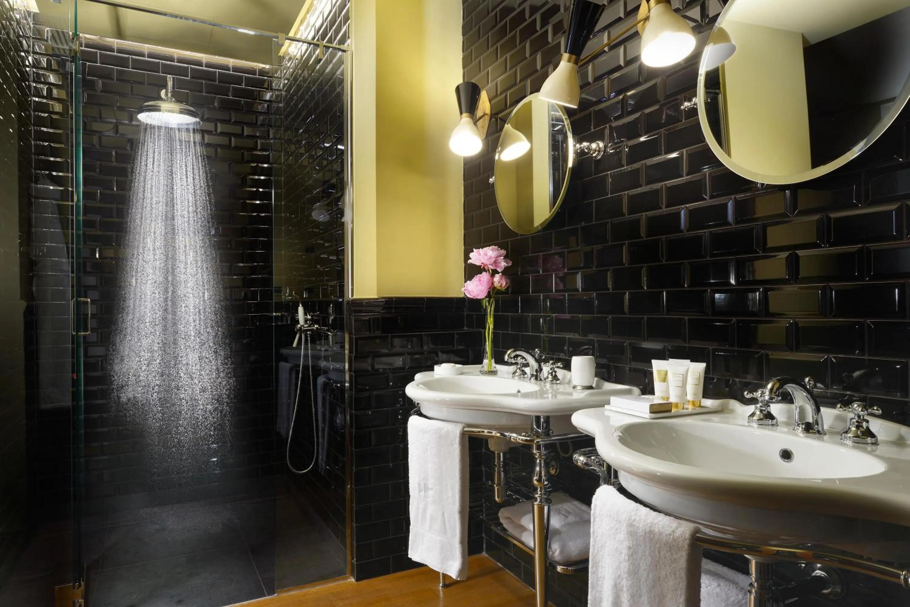 Shower in Hotel De' Ricci - Small Luxury Hotels of the World