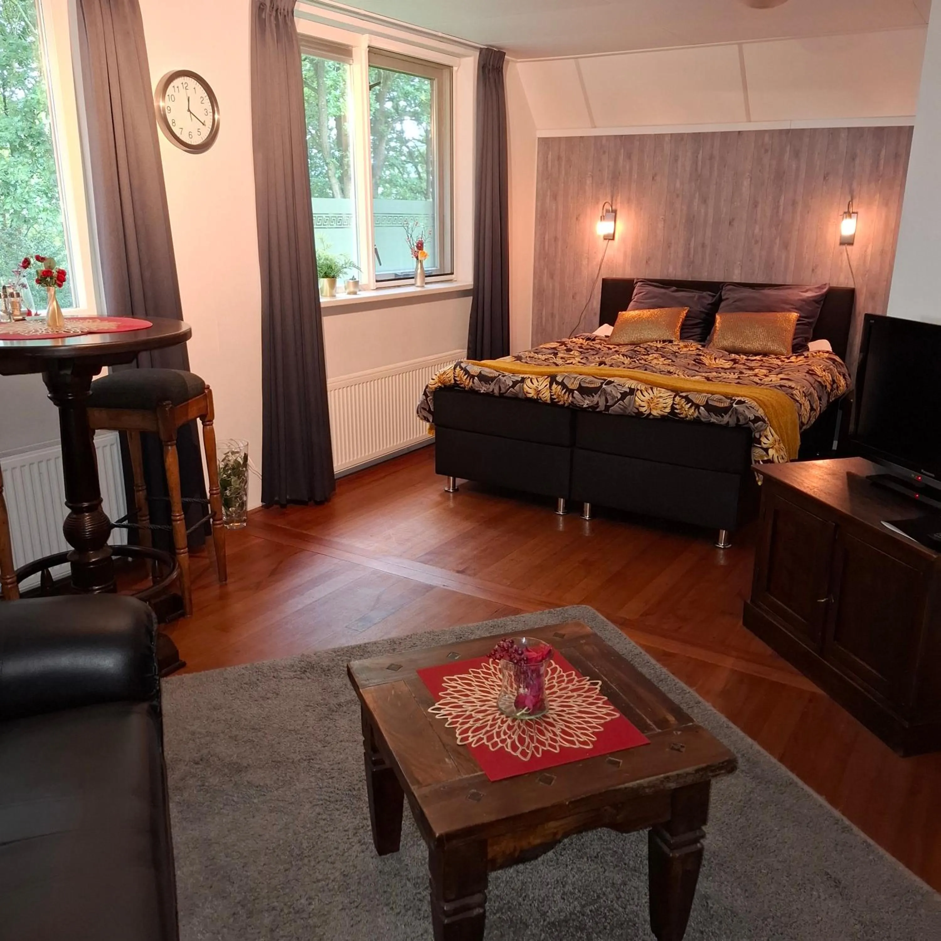 Bed in Bed & Breakfast "Bij de Trekgaten", breakfast optioneel