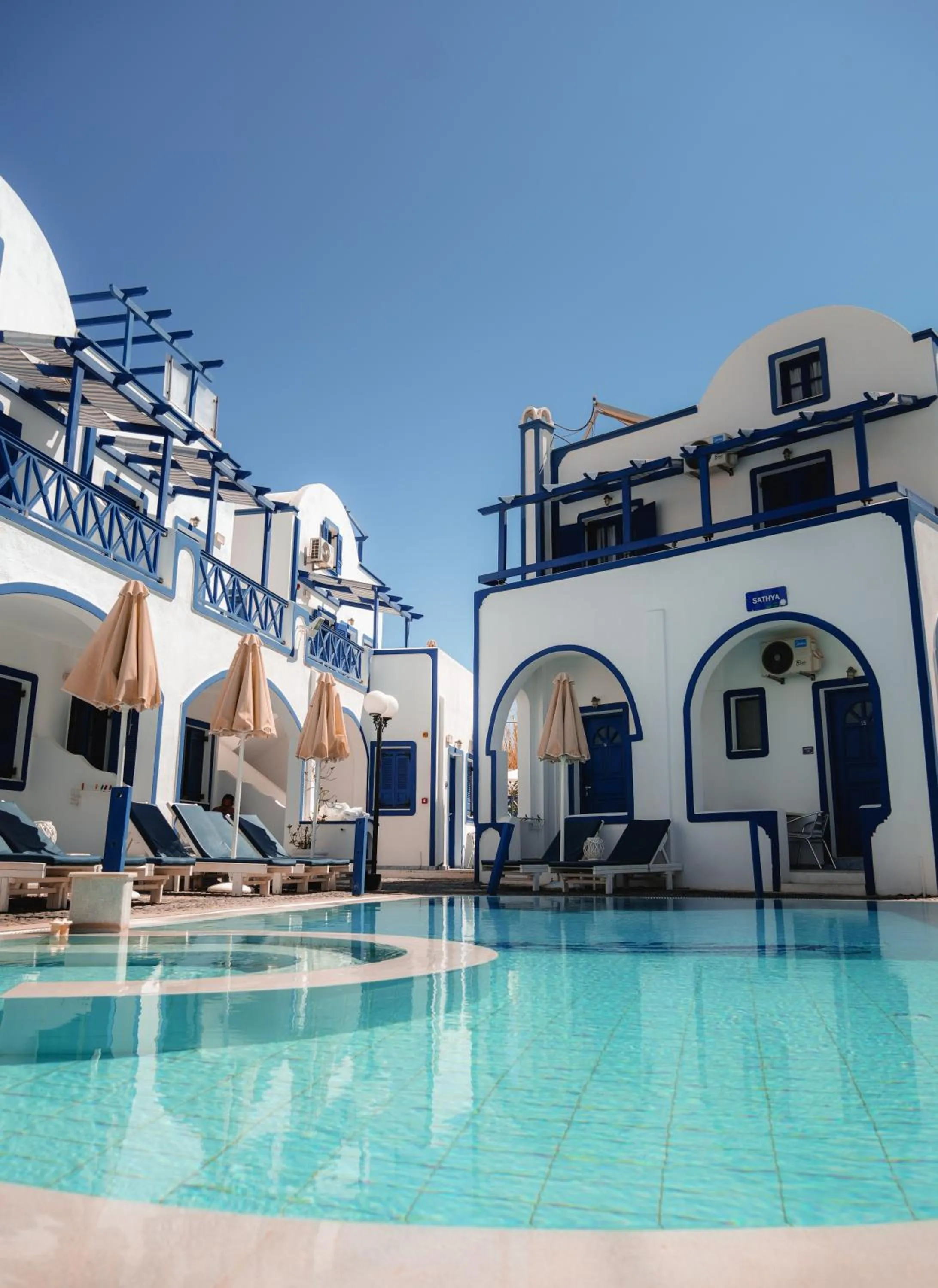 Property building in Roula Villa Studios & Apartments