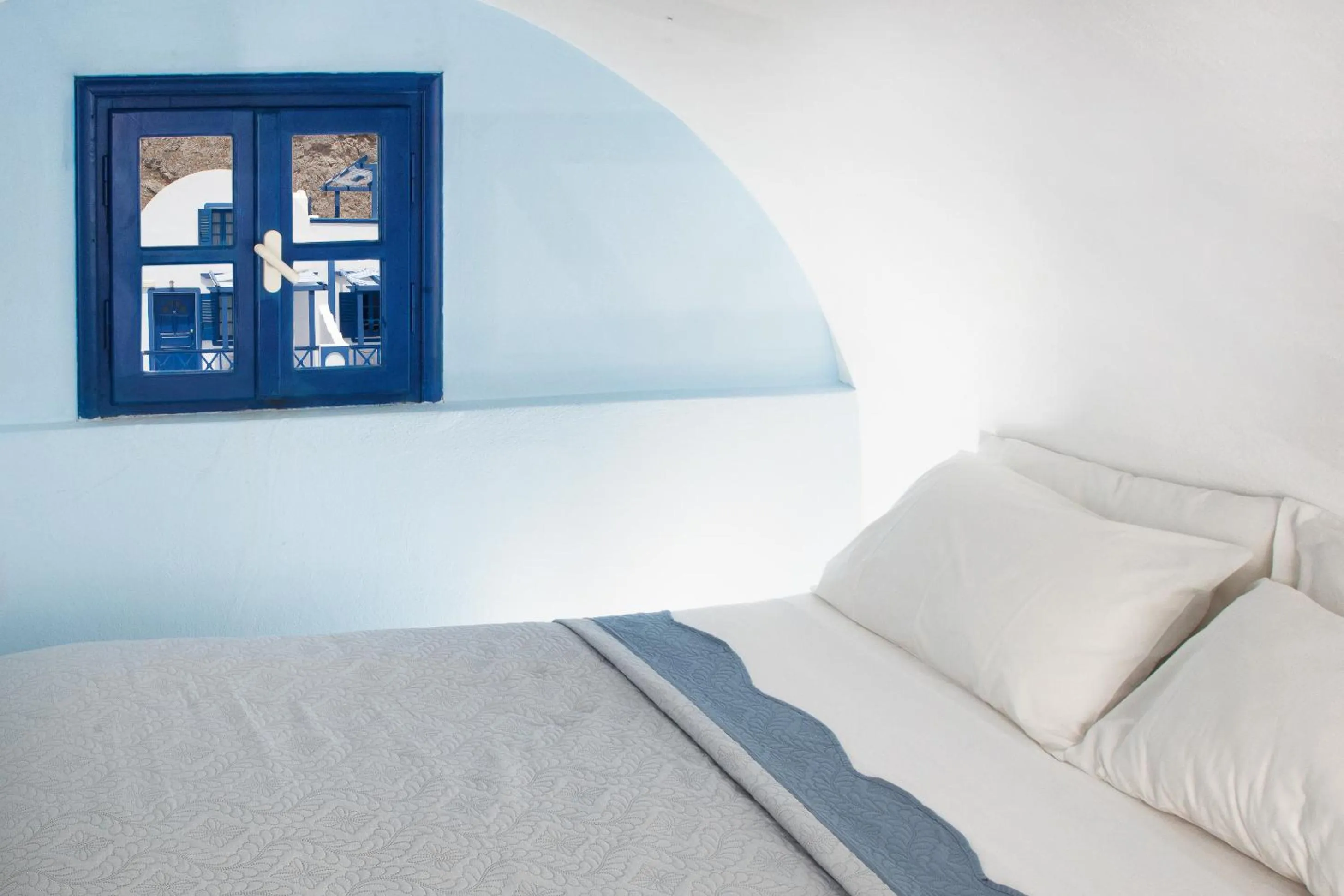 Bed in Roula Villa Studios & Apartments