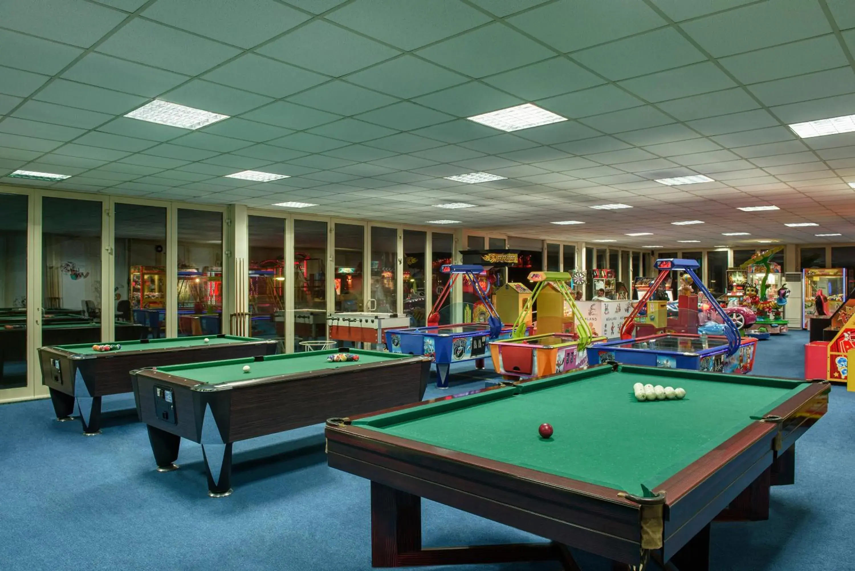Game Room, Billiards in Club Mega Saray