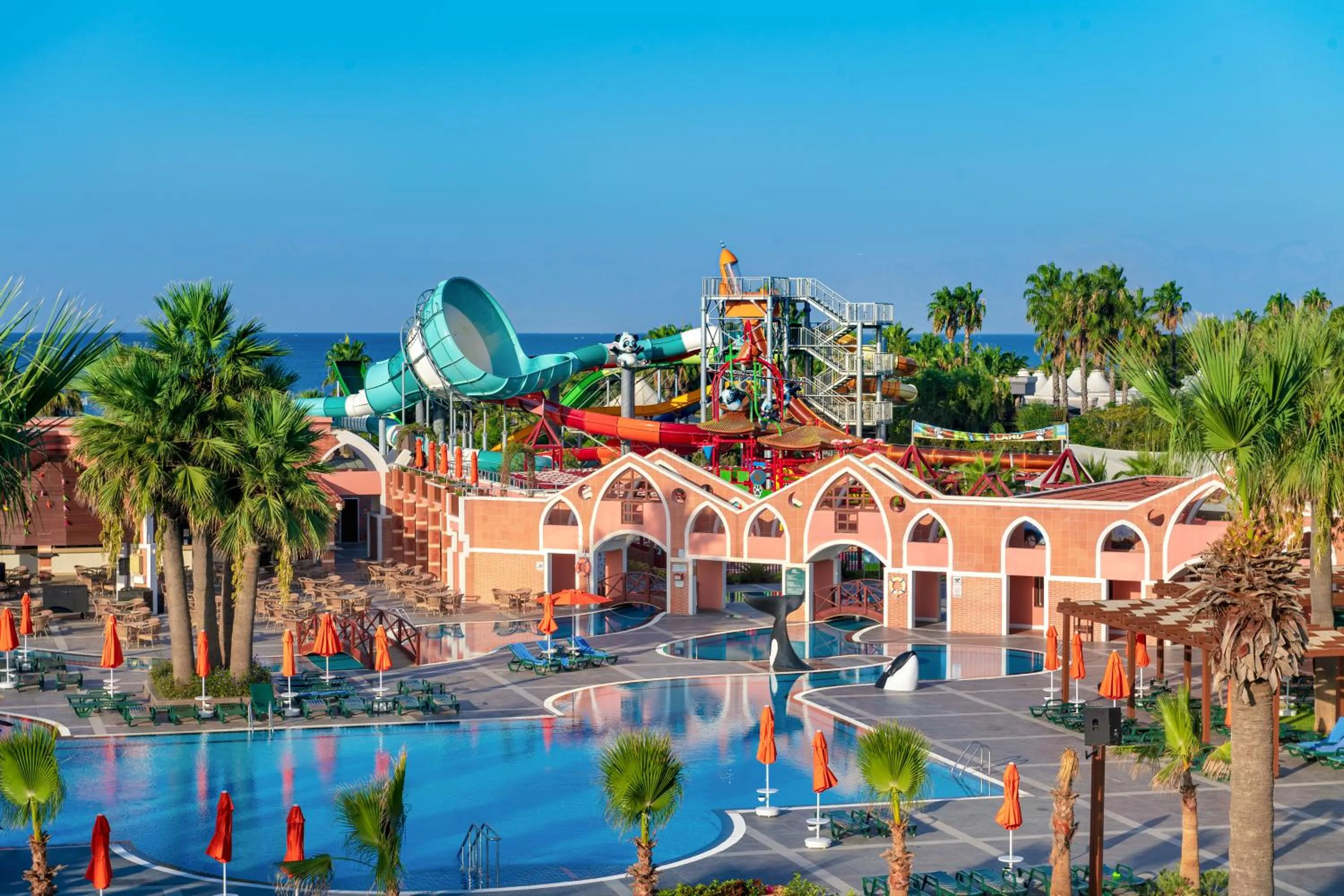 Swimming pool in Megasaray Club Belek