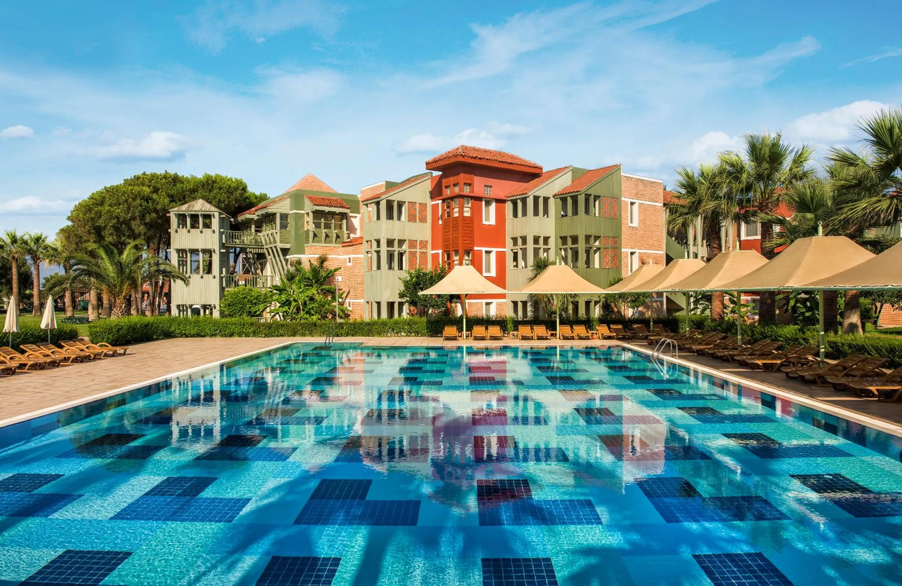 Swimming pool in Megasaray Club Belek