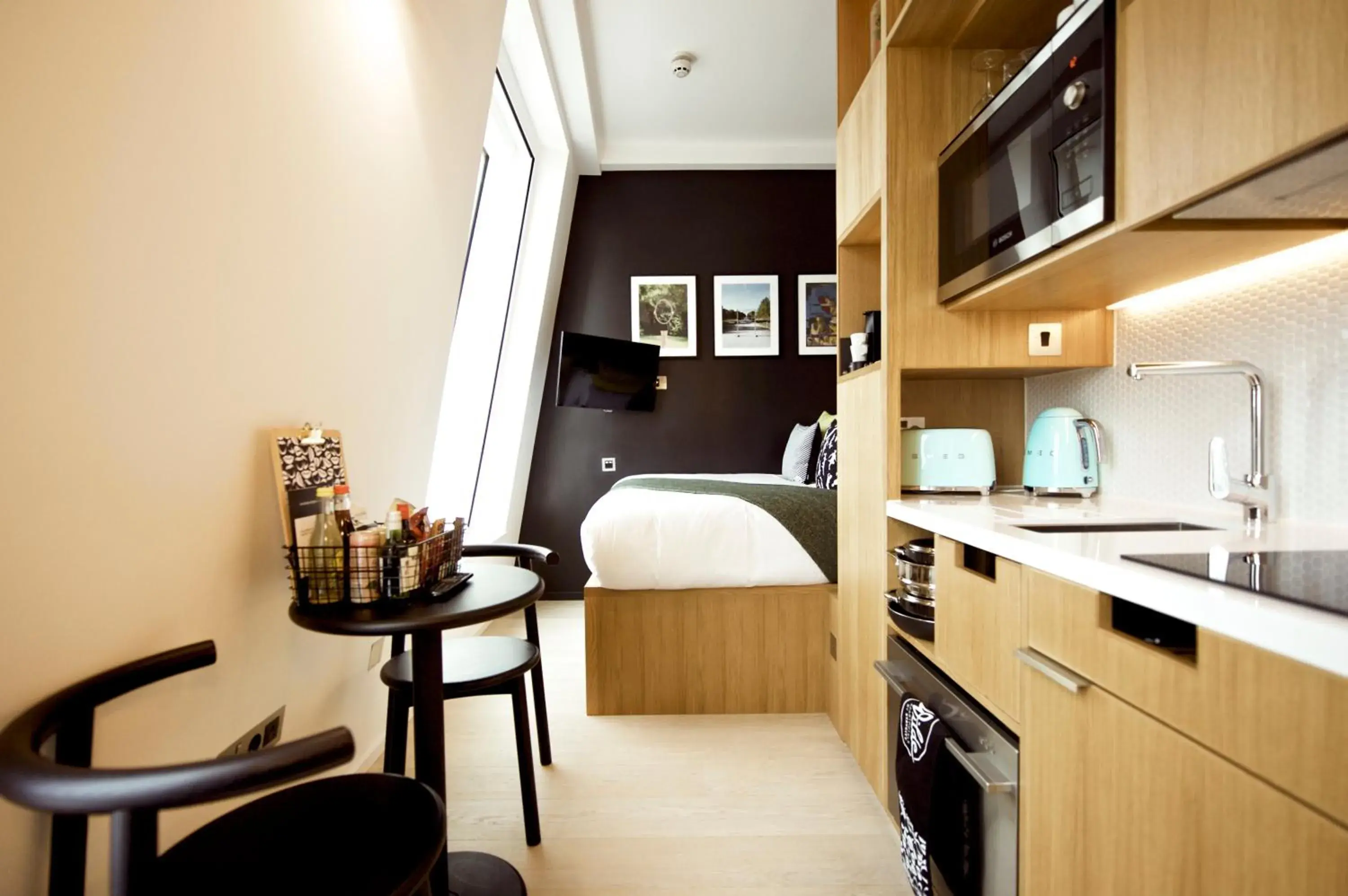 Kitchen or kitchenette, Bed in Wilde Aparthotels London Covent Garden Kitchen or kitchenette, Bed in Wilde Aparthotels London Covent Garden