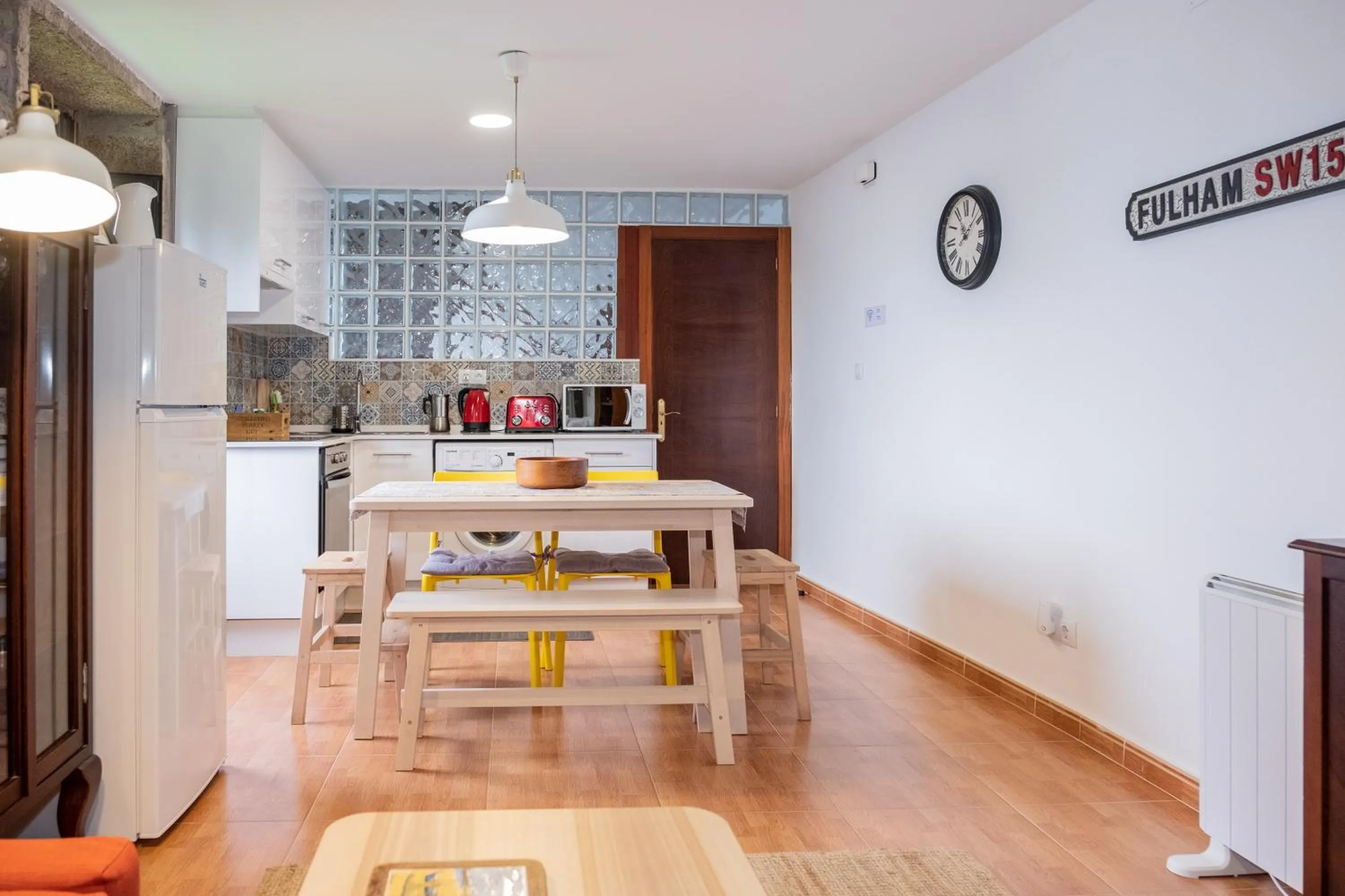 Kitchen or kitchenette in Apartamentos O Almacen