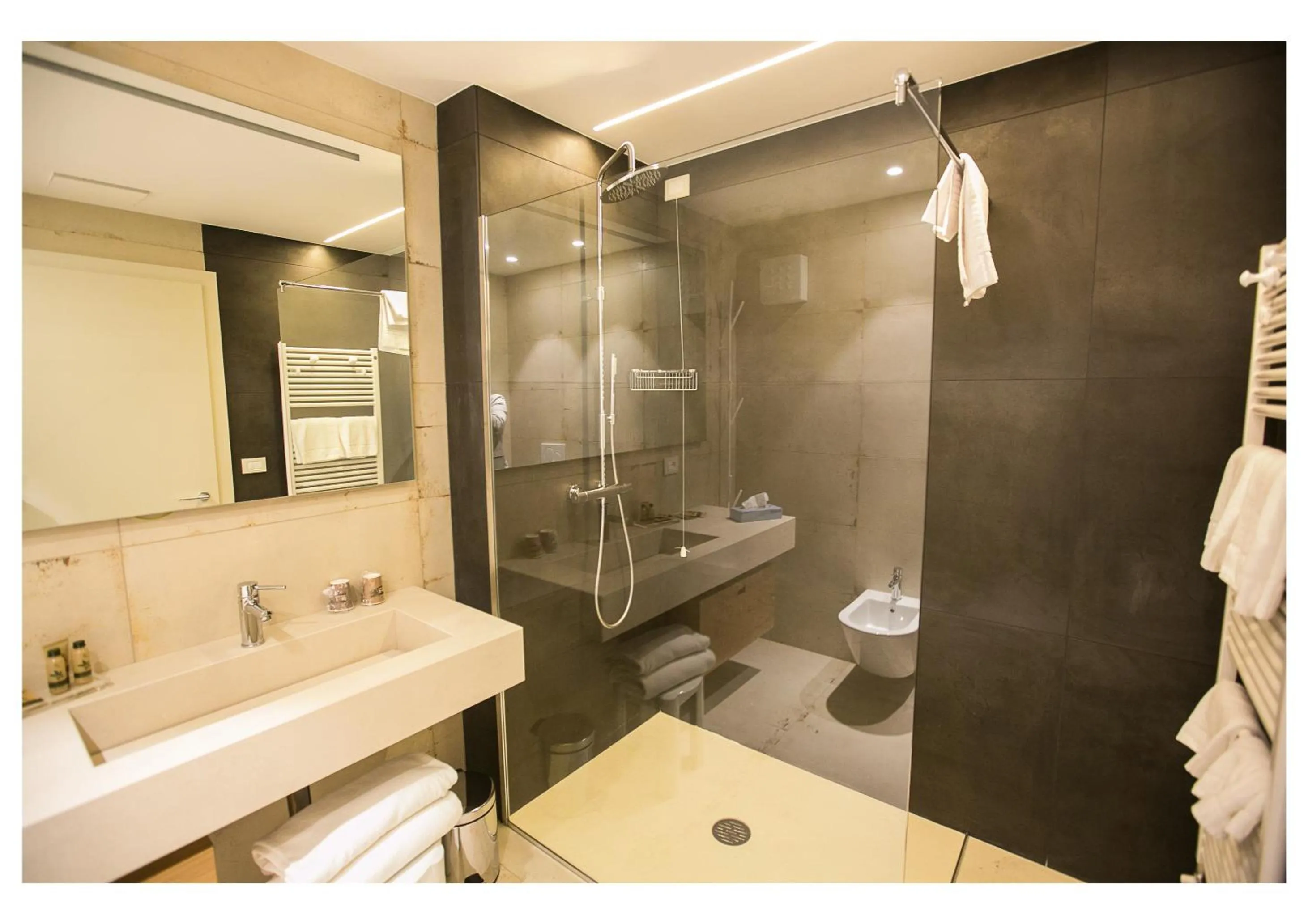 Shower in Ca' Barbini Resort