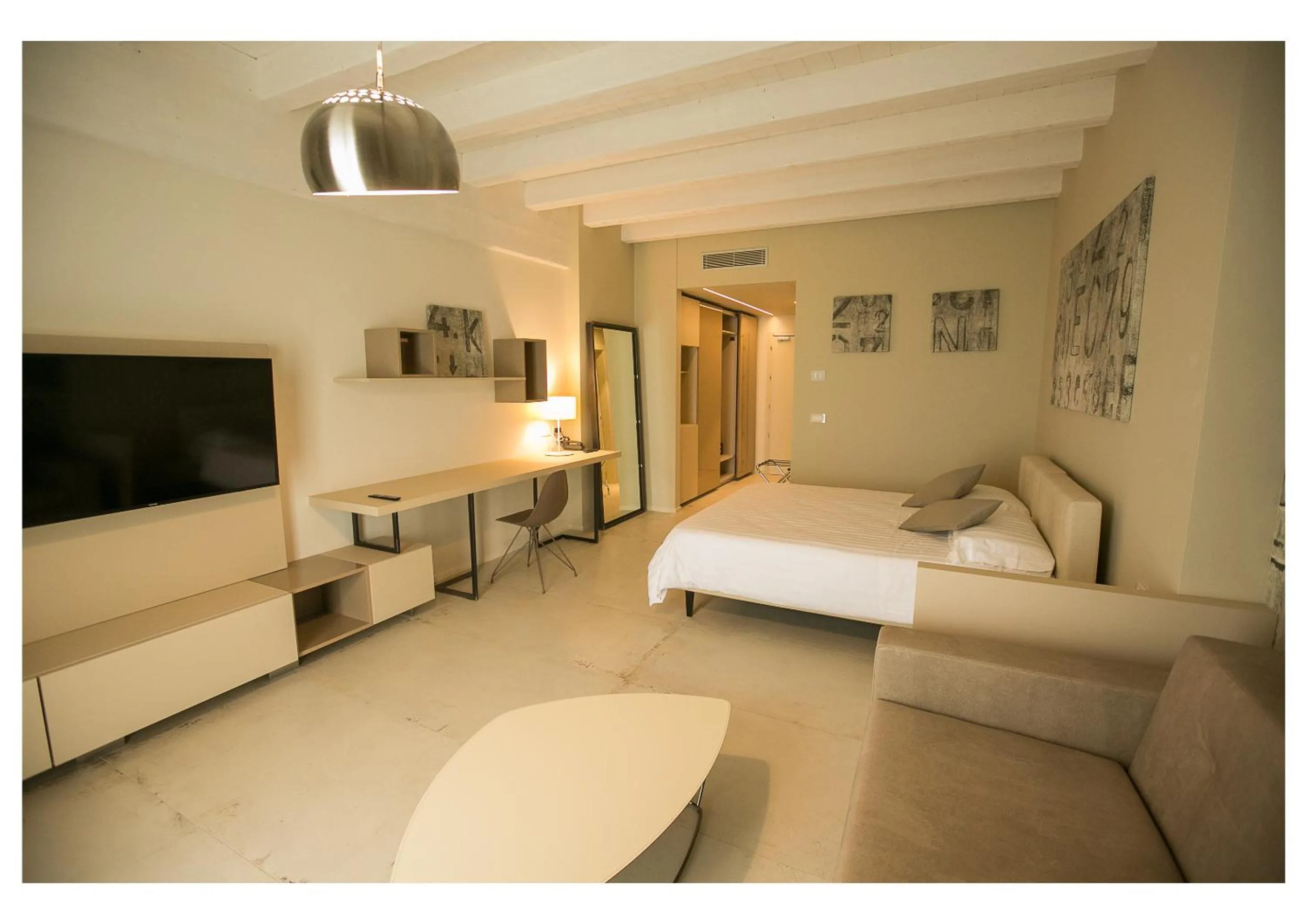 Photo of the whole room, Bed in Ca' Barbini Resort