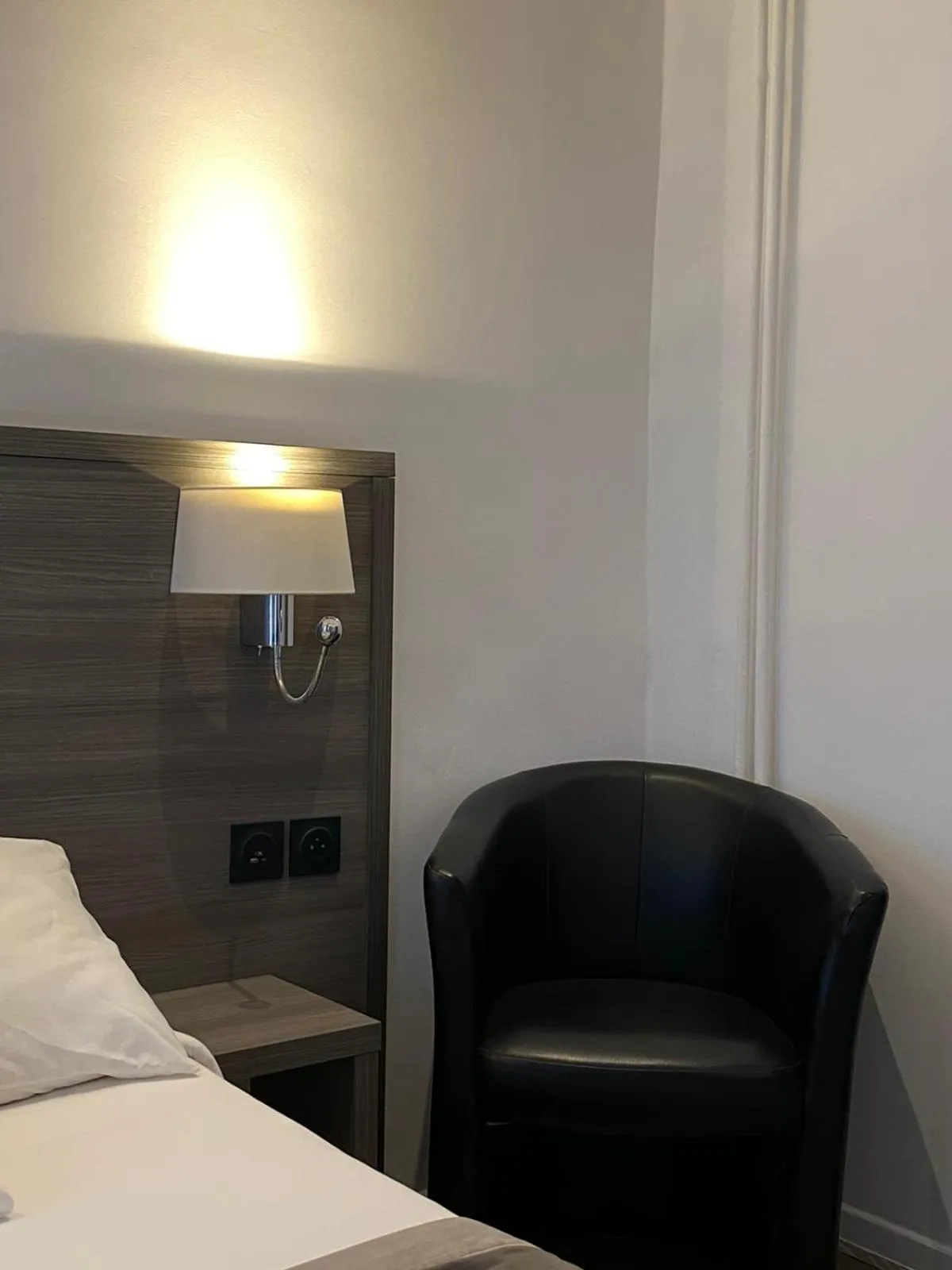 Bed in Luxor Bastille Hotel