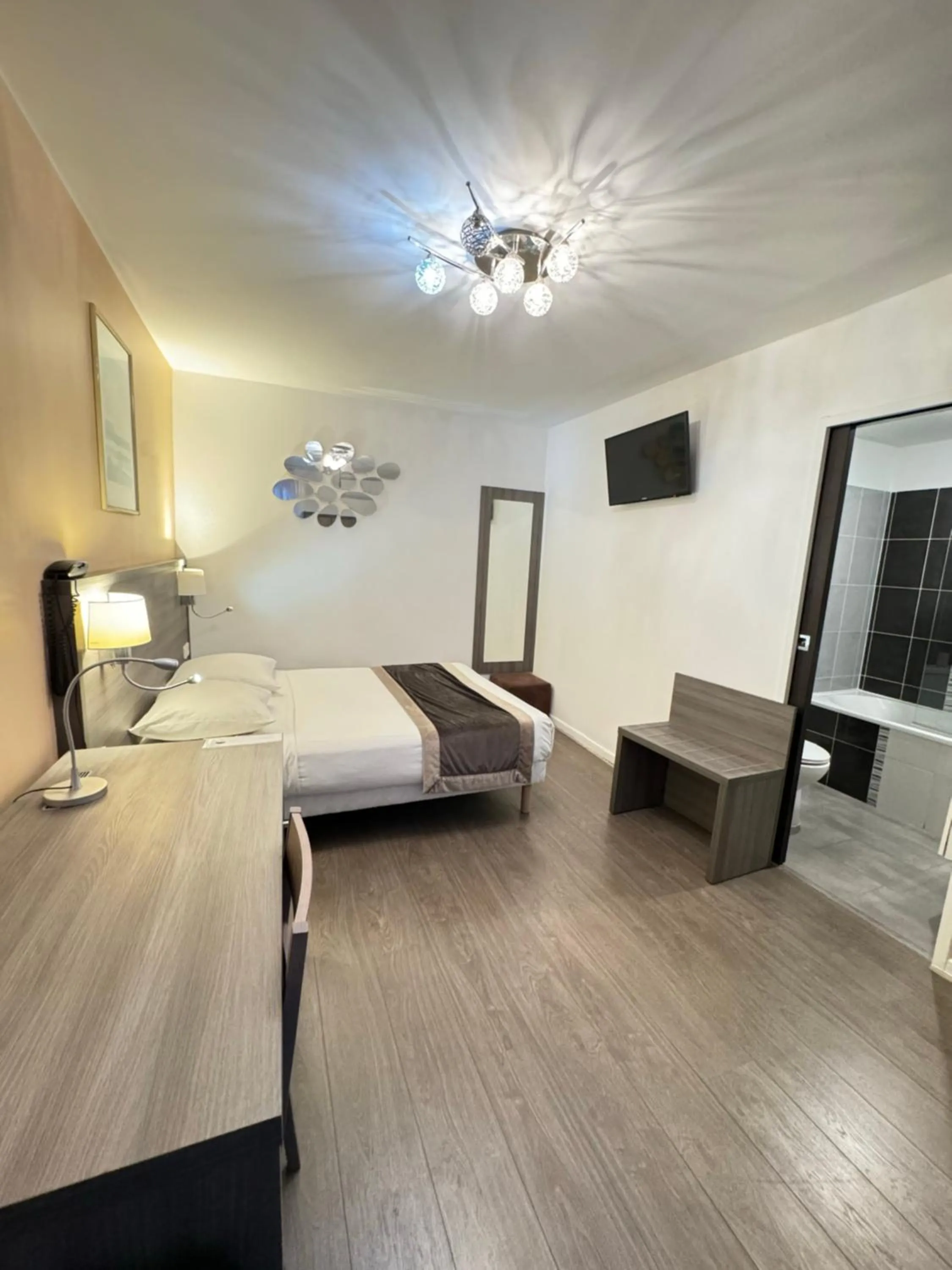 Bedroom, Bed in Luxor Bastille Hotel