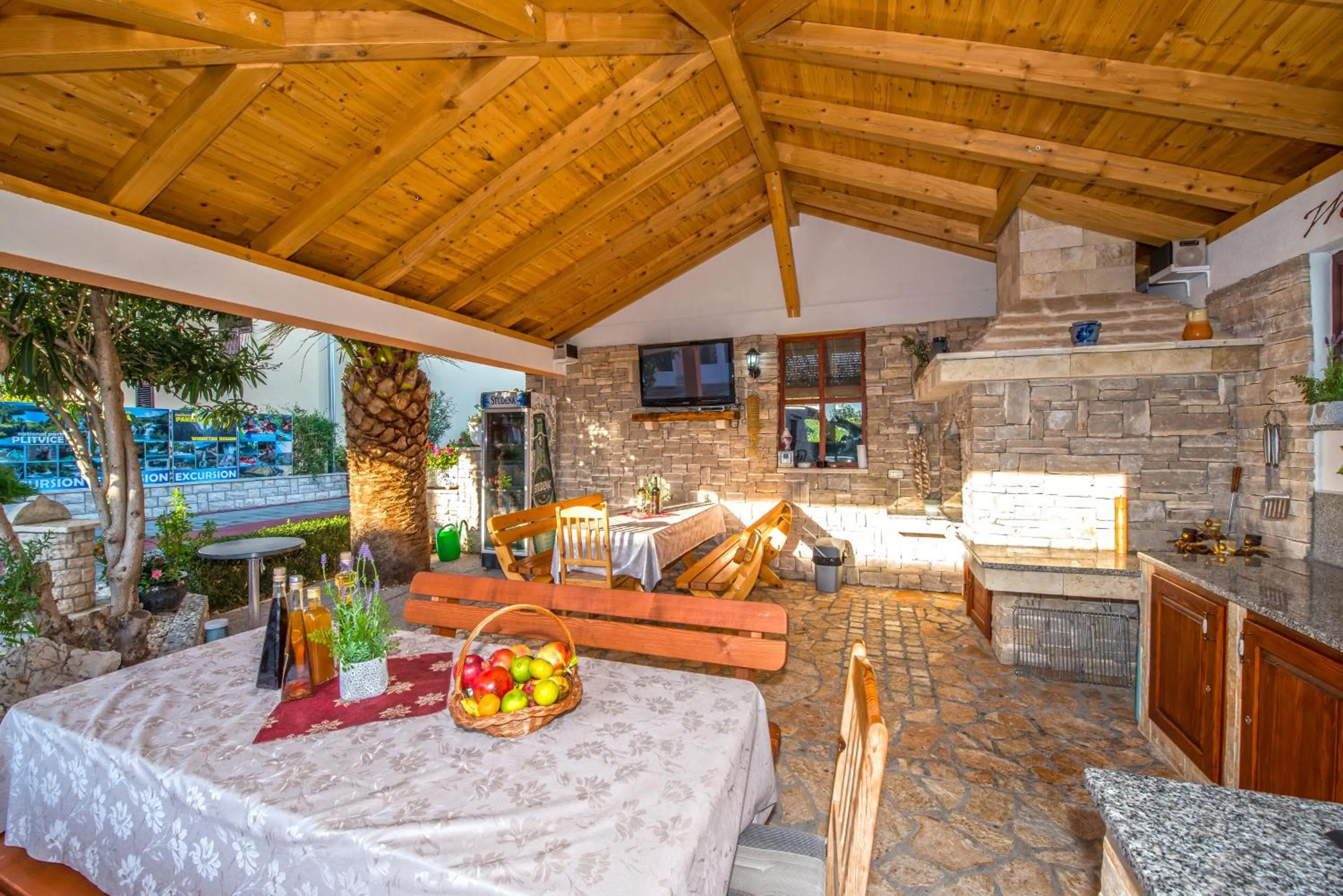 BBQ facilities in Villa Dalmatina Zadar mit Pool