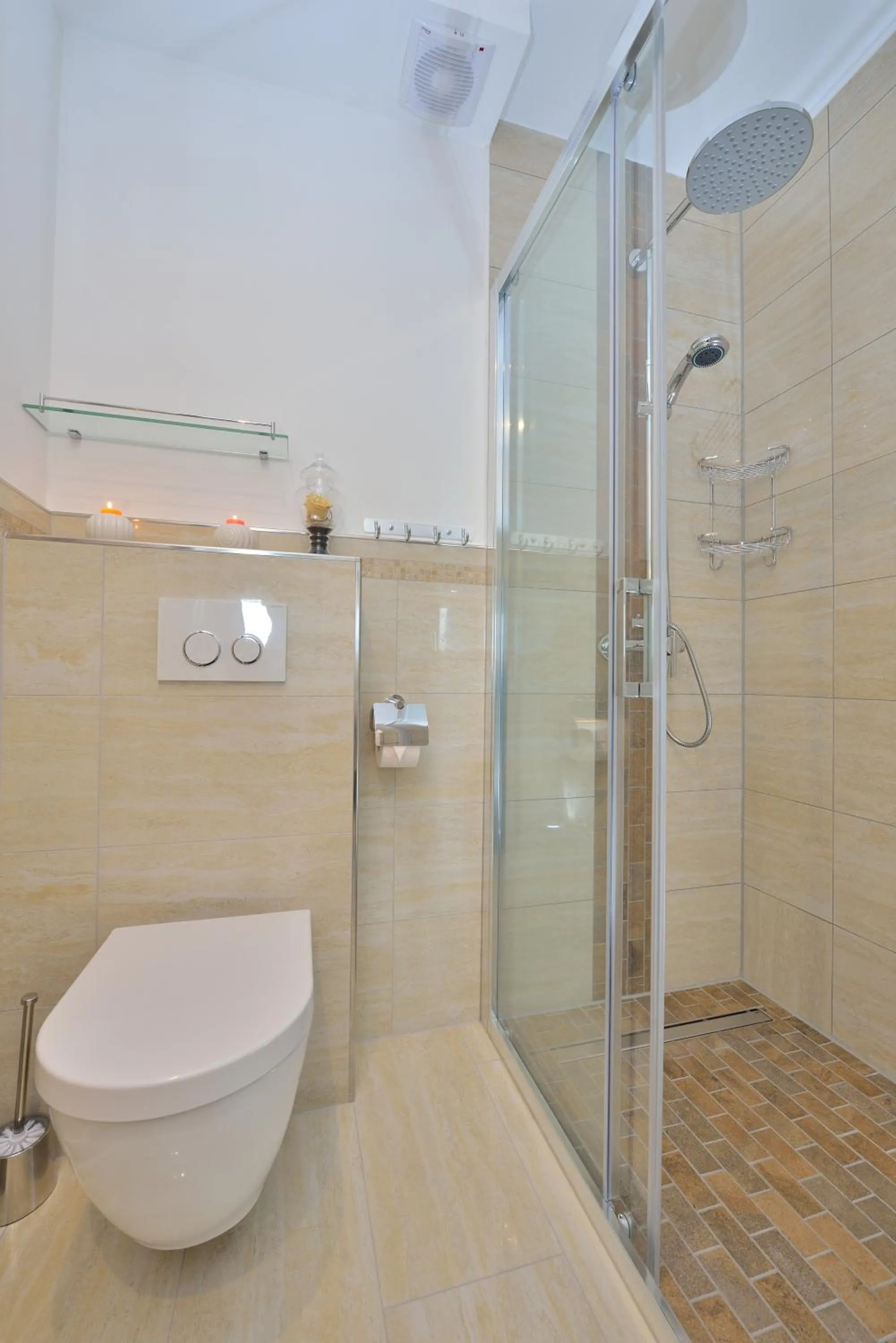 Shower in Villa Dalmatina Zadar mit Pool