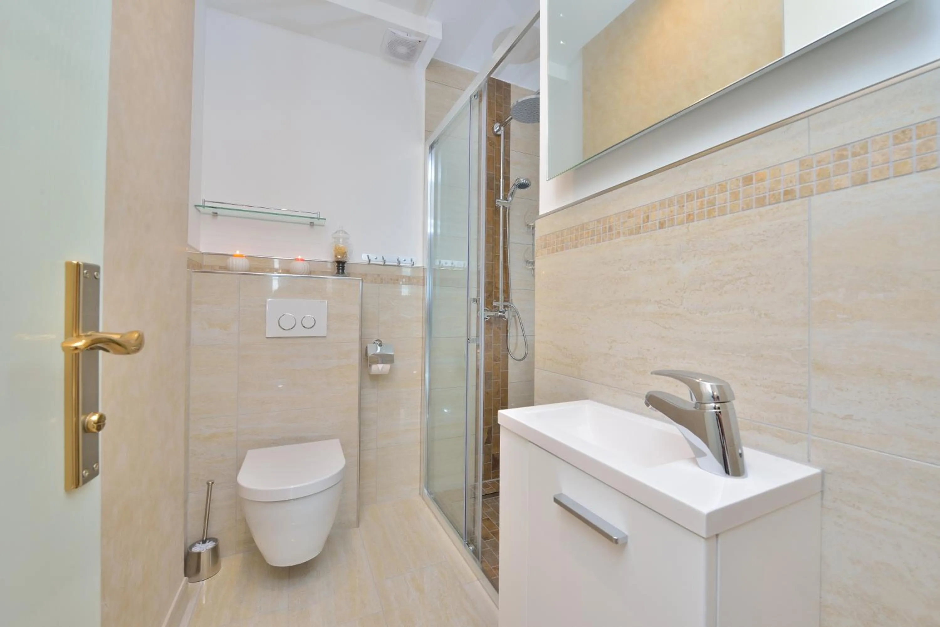 Shower in Villa Dalmatina Zadar mit Pool
