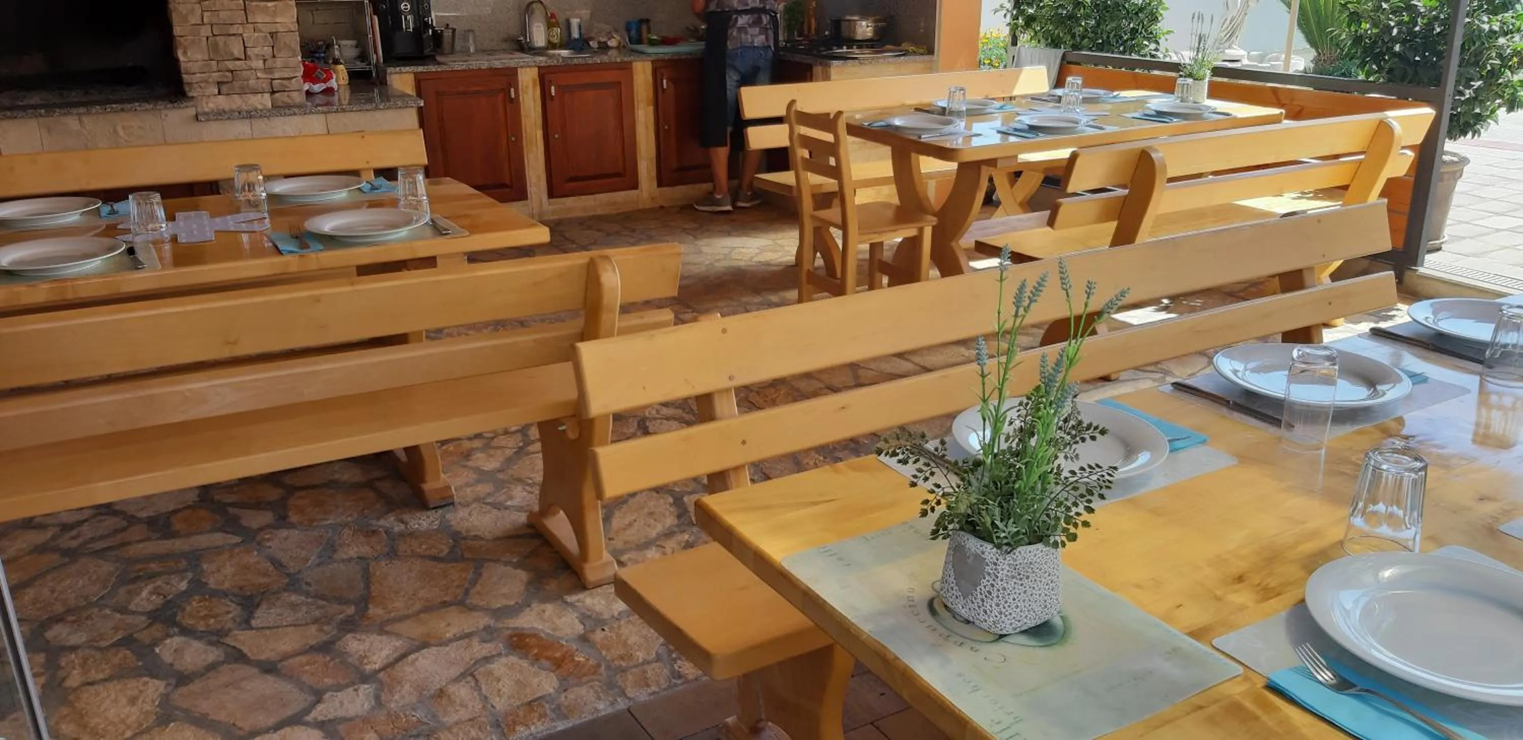 Kitchen or kitchenette in Villa Dalmatina Zadar mit Pool