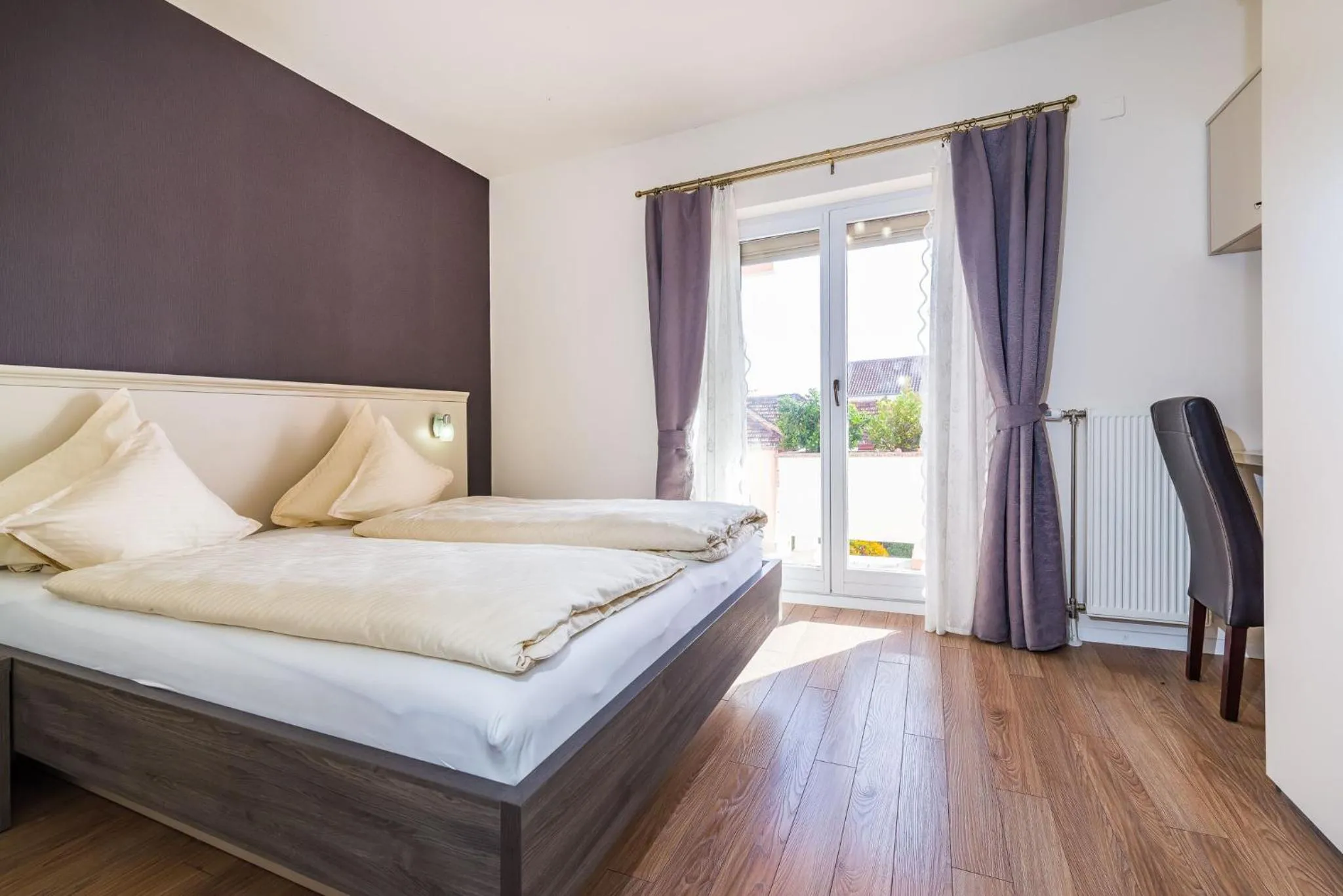 Bed in Villa Dalmatina Zadar mit Pool