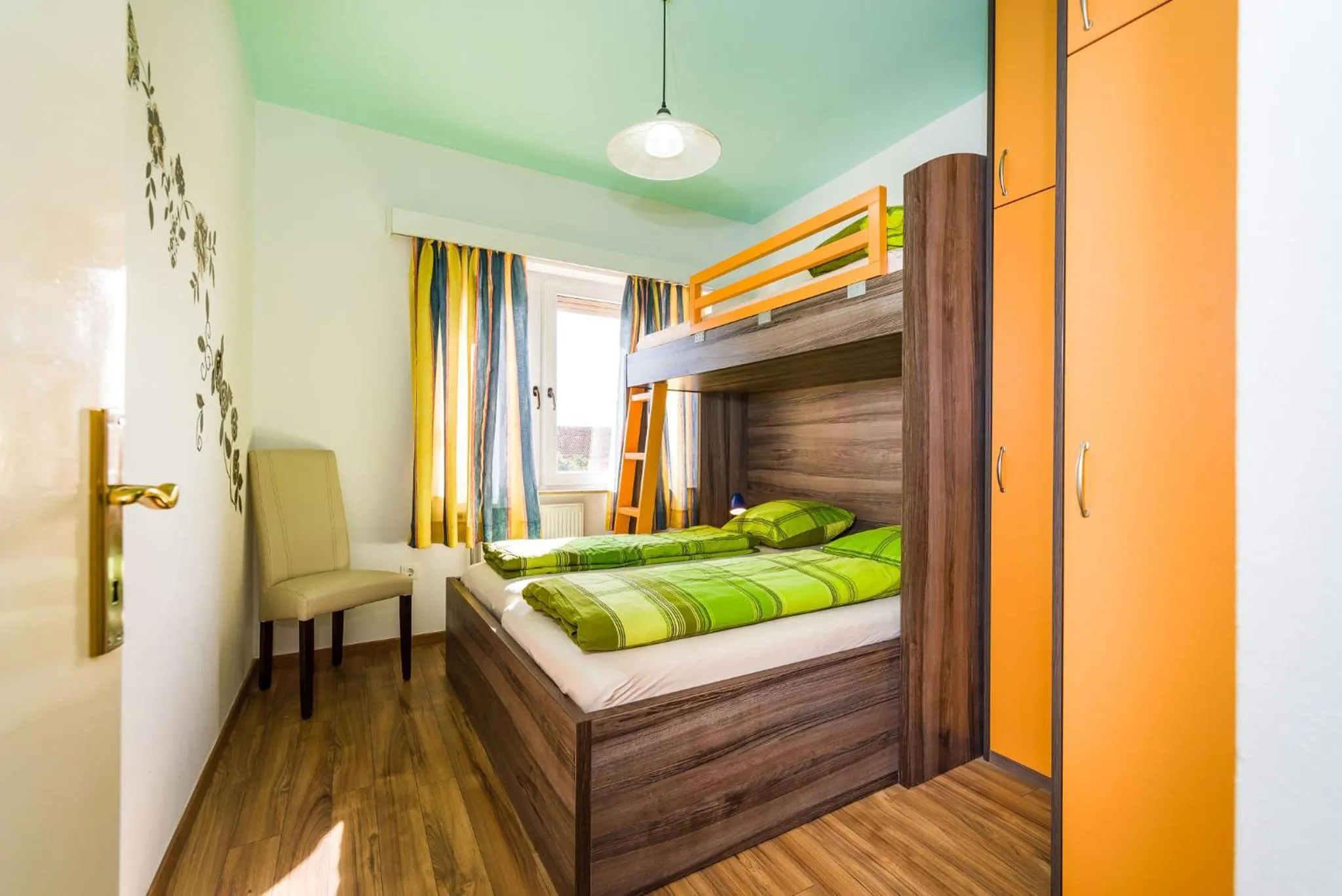 Bed in Villa Dalmatina Zadar mit Pool