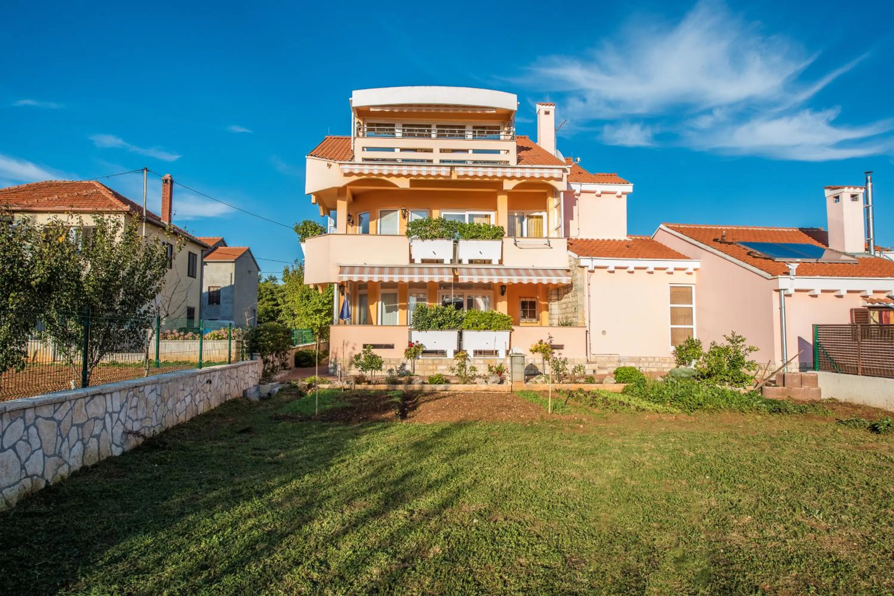 Garden in Villa Dalmatina Zadar mit Pool